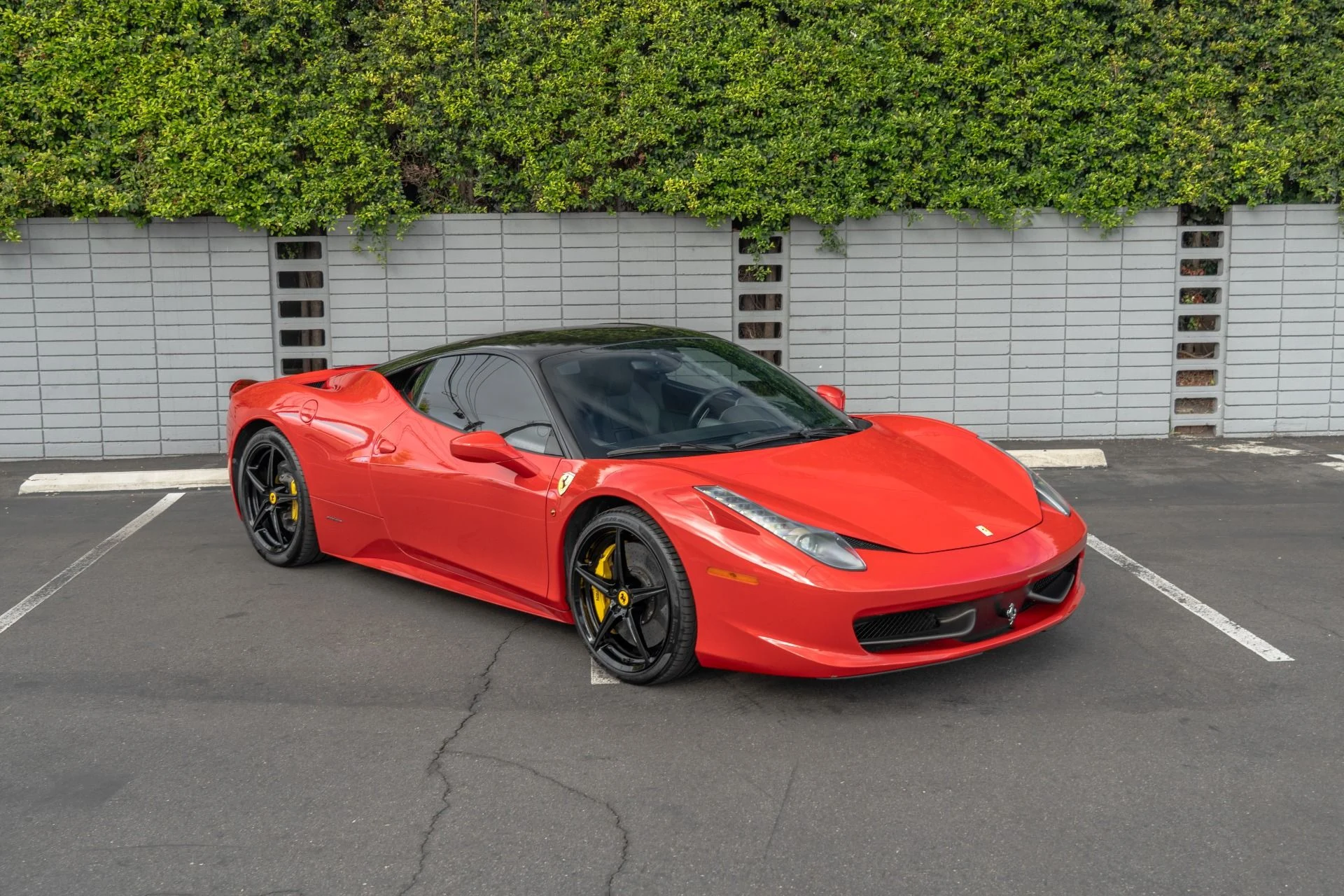 mph006_2726897953_Used_2012_Ferrari_458_Italia_1759348121_460787d0f7