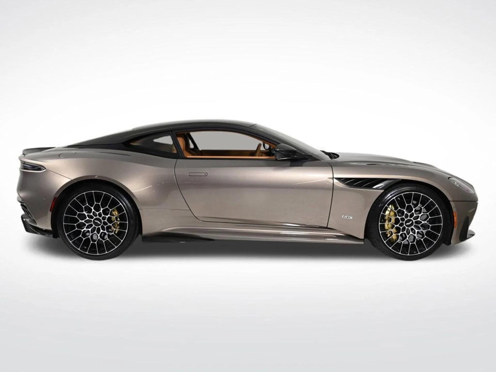 mph006_2732681560_used_2023_aston_martin_dbs_ultimate_11350_22943347_6_1024_f9df5a9328