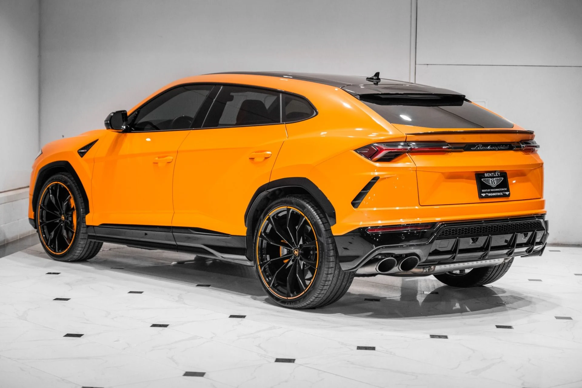 mph006_2733676290_Used_2022_Lamborghini_Urus_Pearl_Capsule_1773409817_1cff15e67a