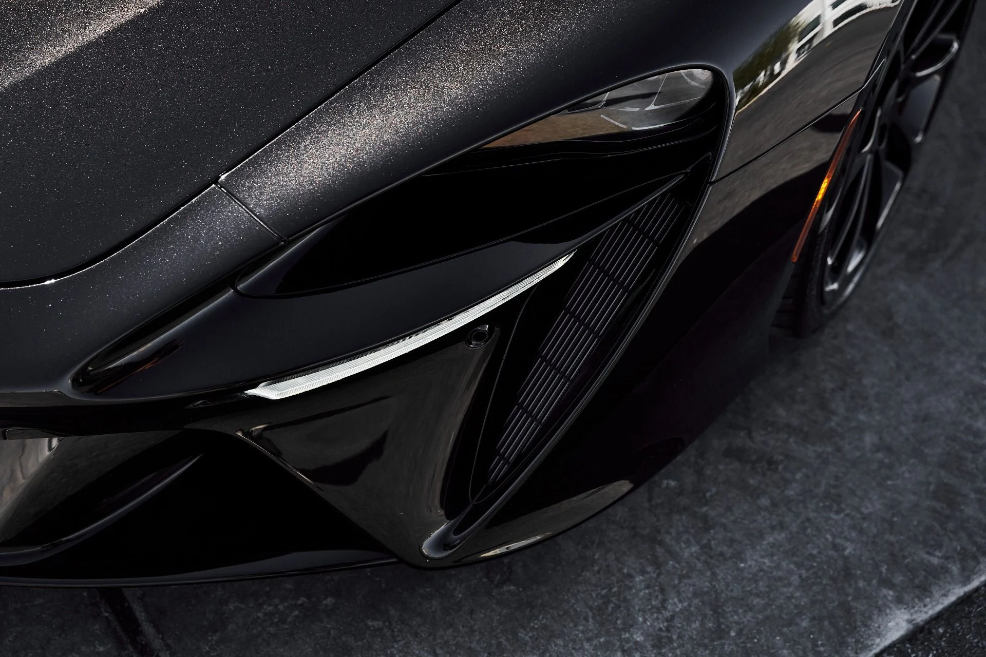 mph006_2735607082_Used_2026_Mc_Laren_Artura_Vision_1777507439_e22de2ec02