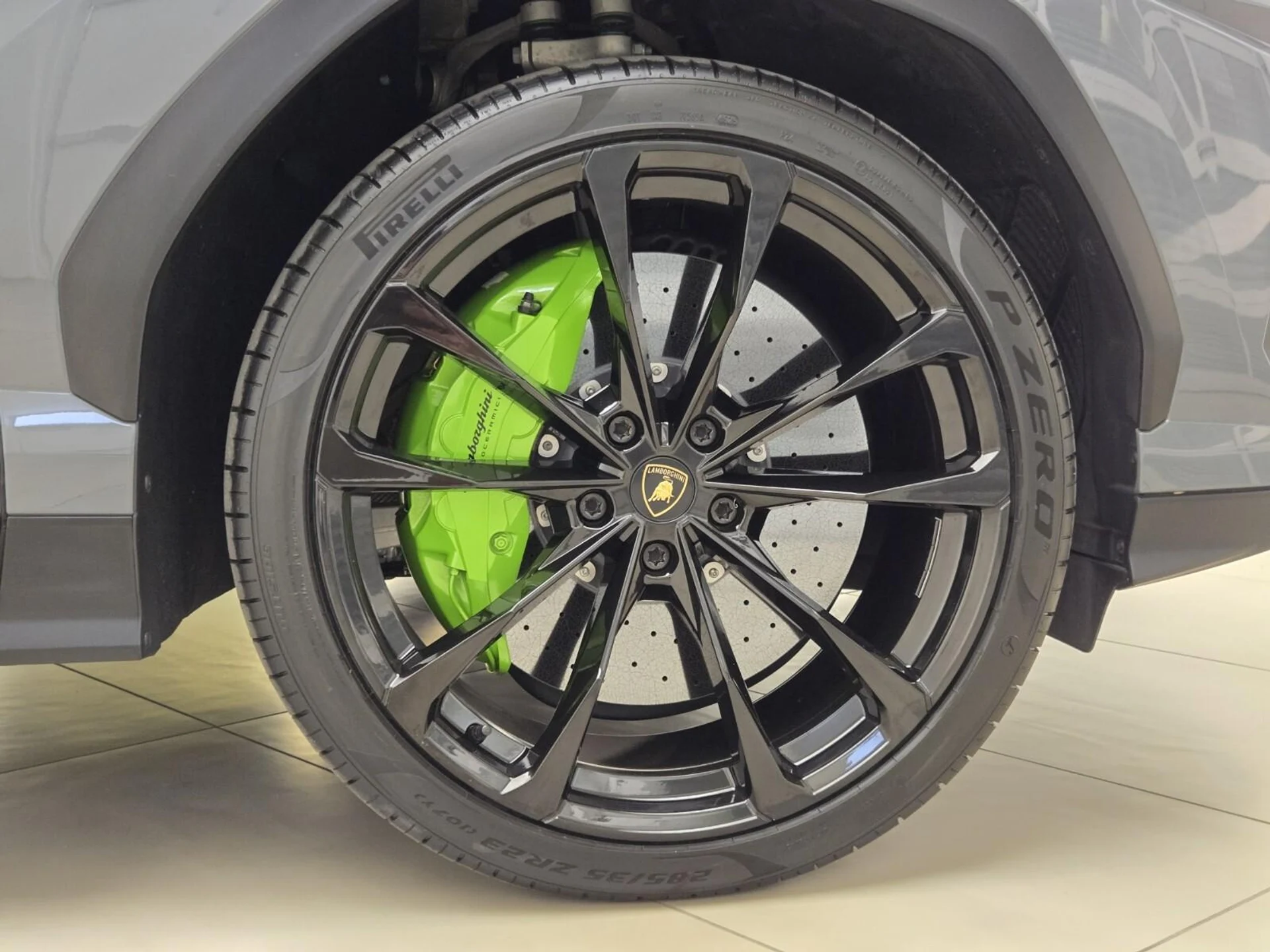 mph006_2738368464_Used_2022_Lamborghini_Urus_1785561904_285b2ed2ae