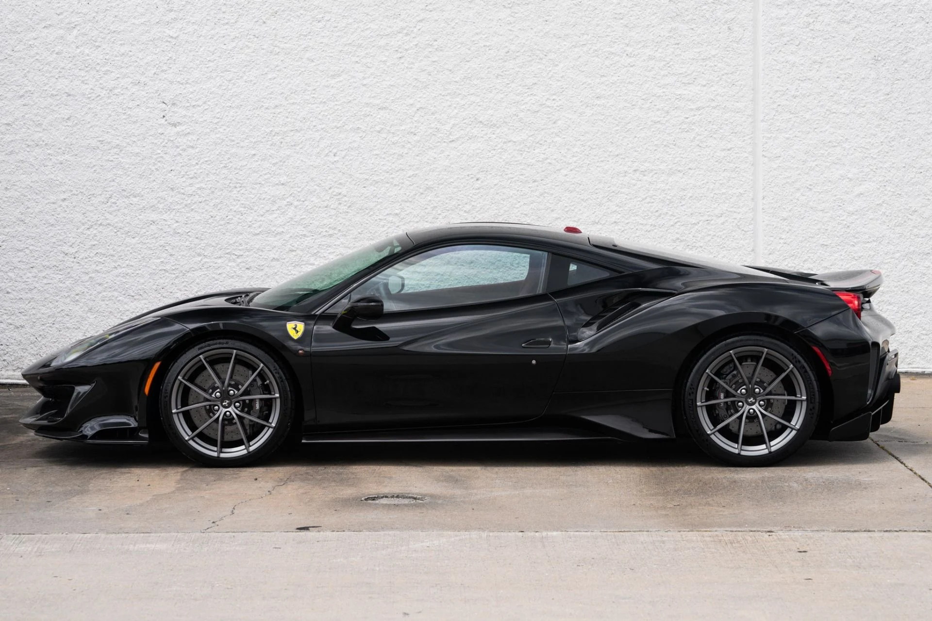 mph006_2750990657_Used_2020_Ferrari_488_Pista_1755714796_c0087534ff