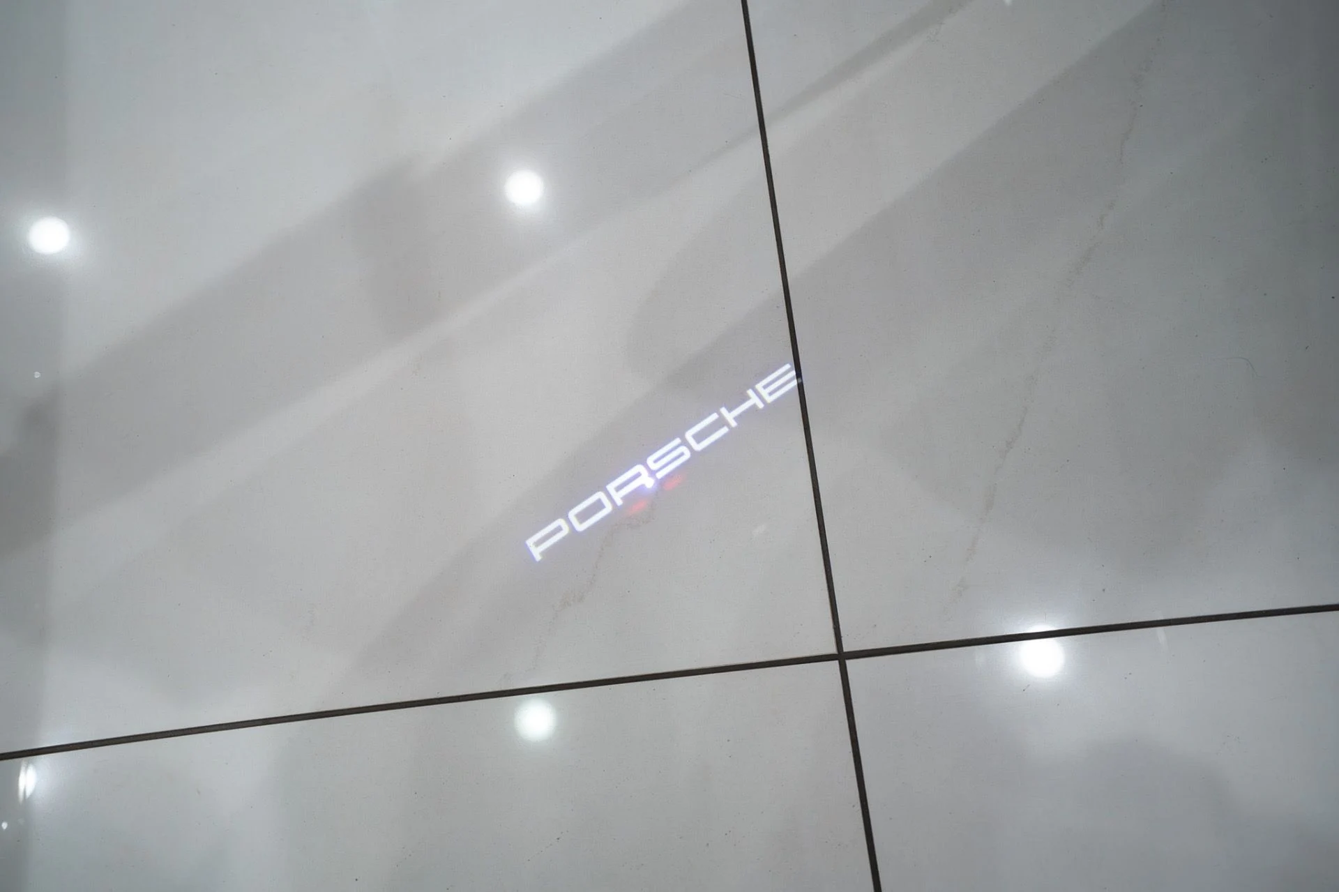 mph006_2751242944_13919_p7_l_c406c3d84e