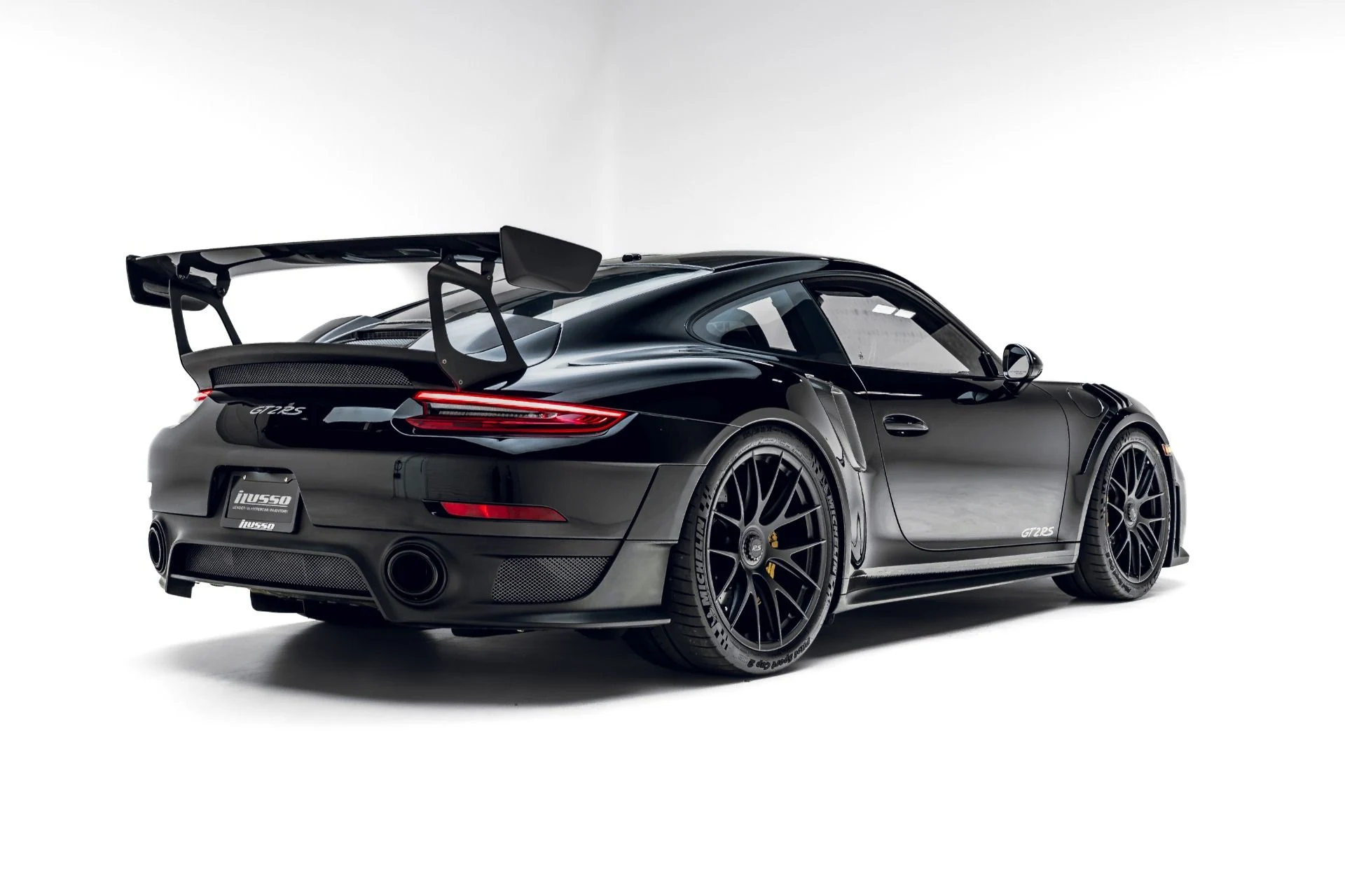 mph006_2751772297_Used_2018_Porsche_911_GT_2_RS_1783012706_9473efce74