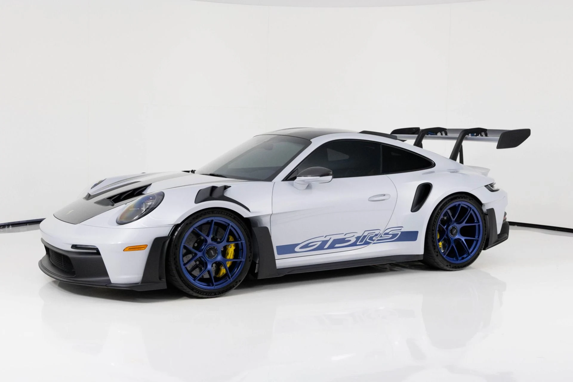 mph006_2763421756_Used_2025_Porsche_911_GT_3_RS_1779147252_1e9e0397ed