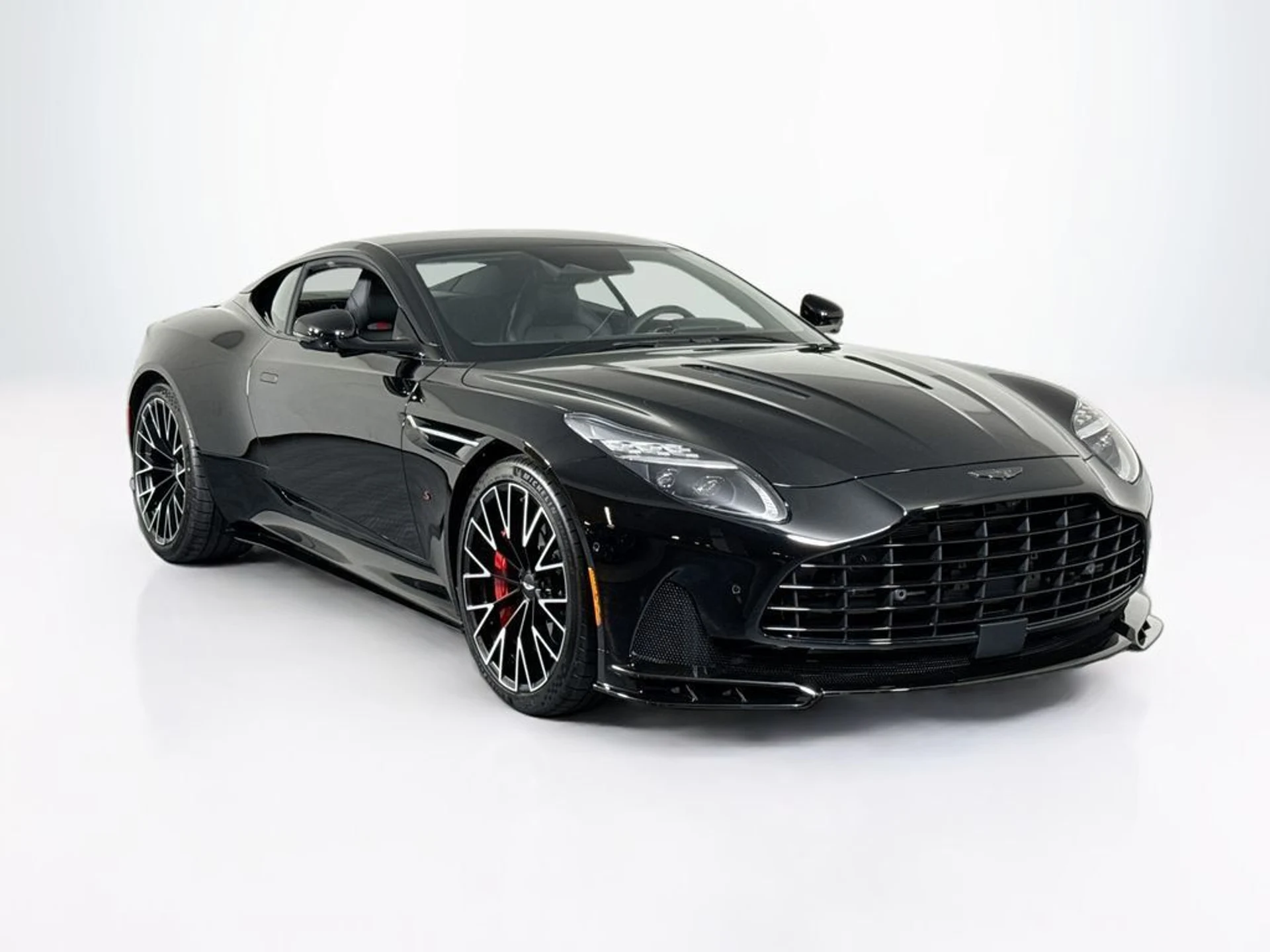 mph006_2764547418_new_2026_aston_martin_db12_scoupe_11350_23060262_7_1024_36e2d57900