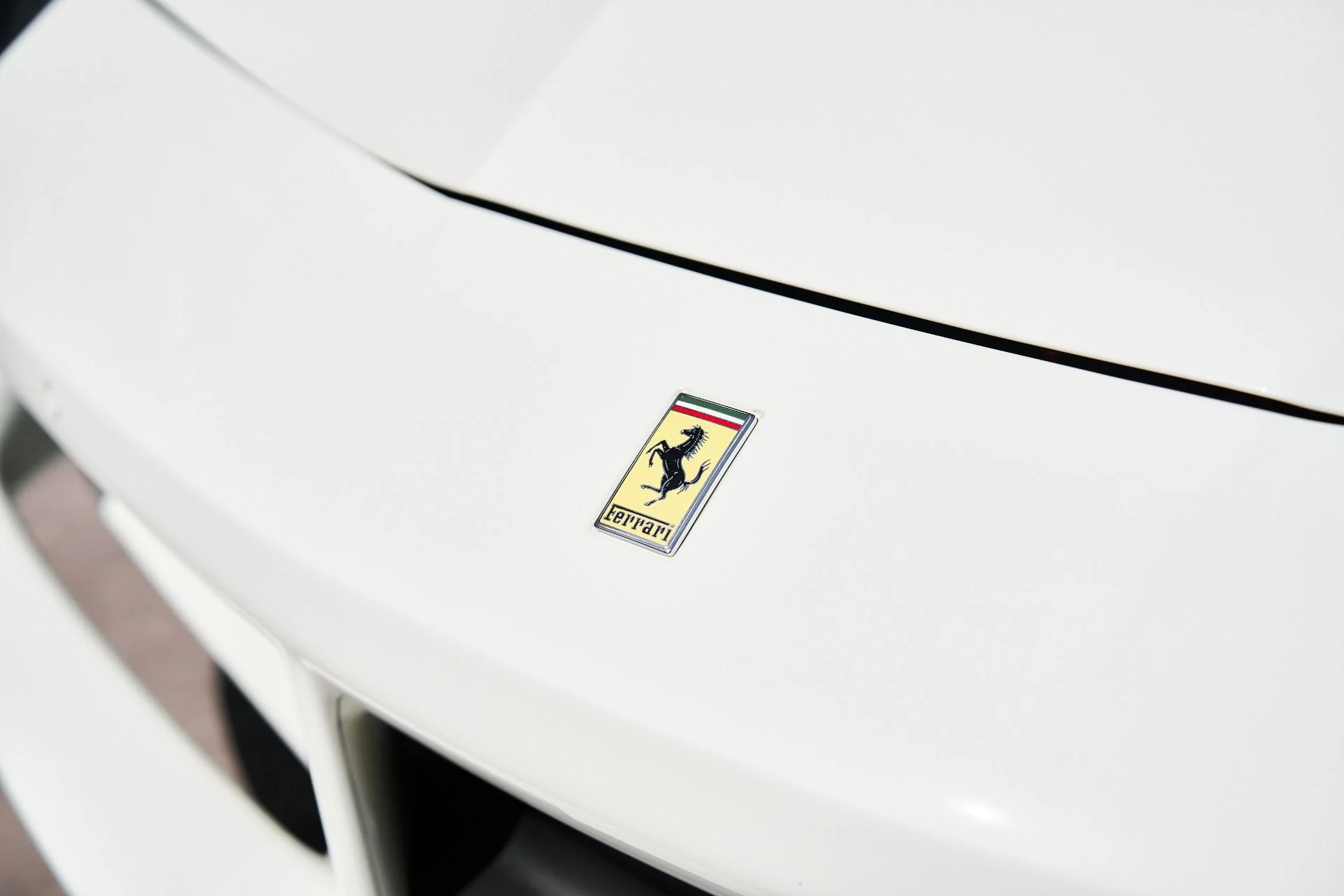 mph006_2768115739_Used_2019_Ferrari_488_Spider_Base_1748546084_e3f9e2bfa6