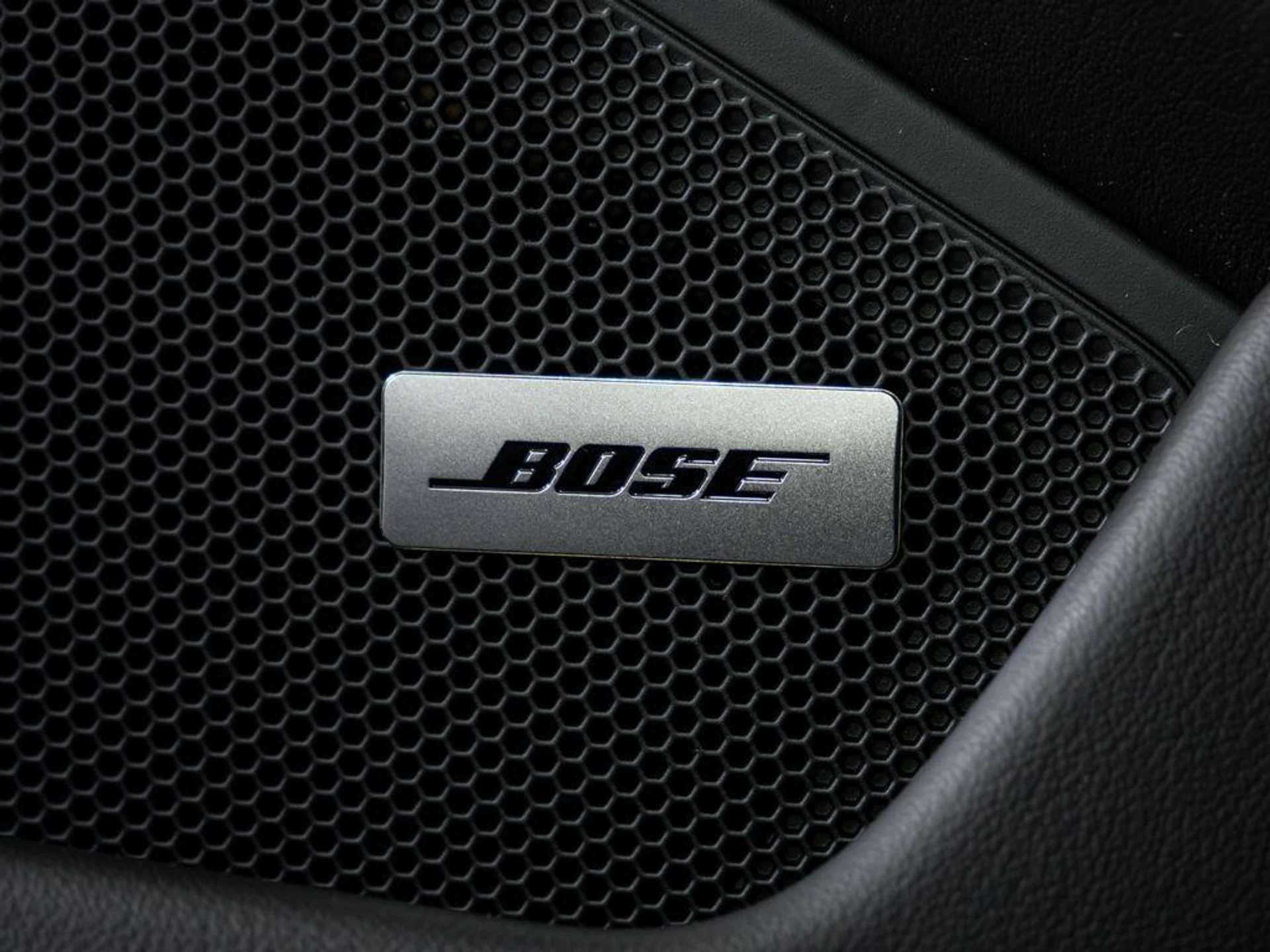 mph006_2770561890_u4_H_Eeow_RB_1z_IK_5_P0v_G_Mm_Ux_Gf_Cp8_18f474364d