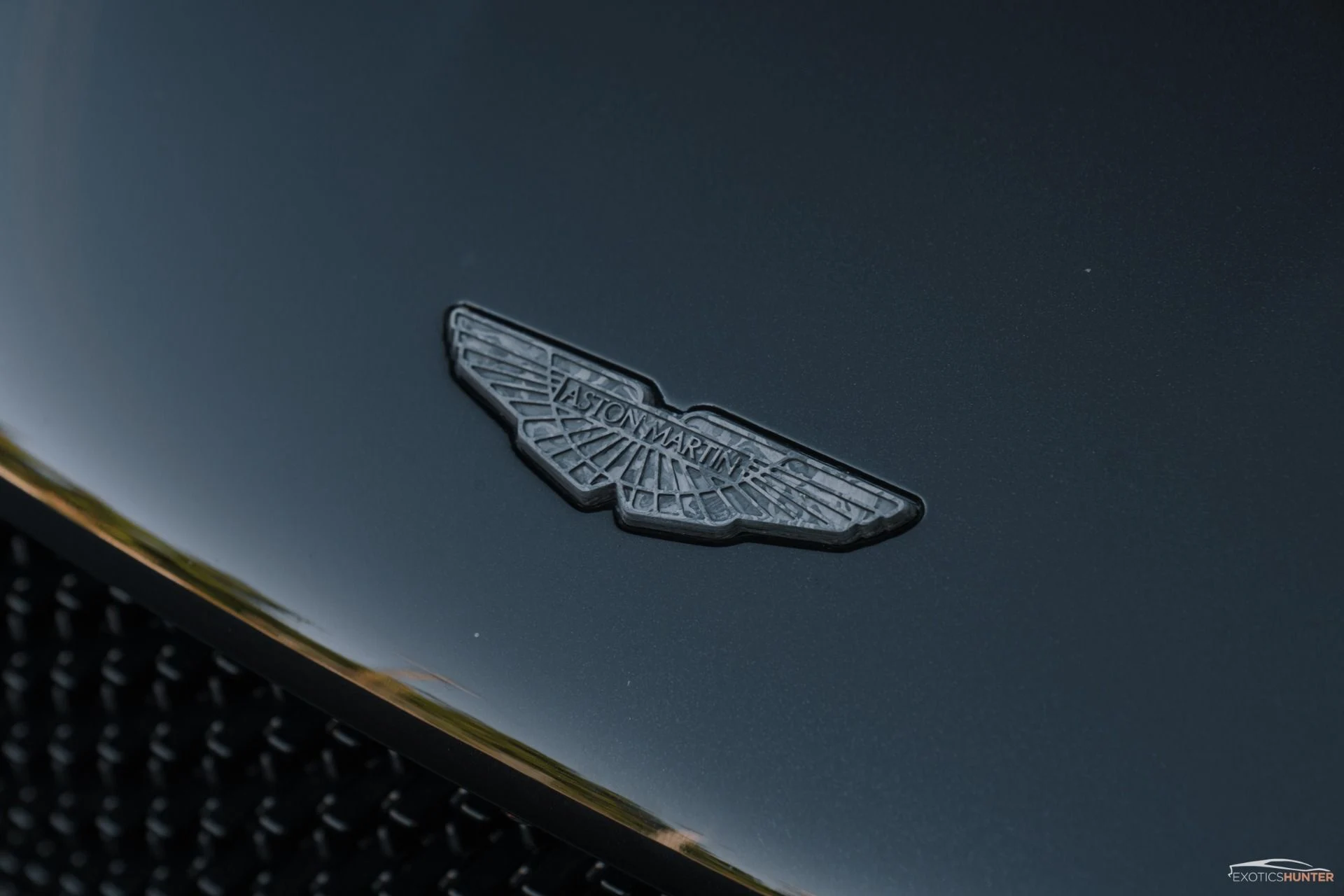 mph006_2771626310_Used_2019_Aston_Martin_DBS_Superleggera_w_Forged_Emblems_Carbon_Body_Pack_Carbon_Roof_1777573250_a5e5884c12