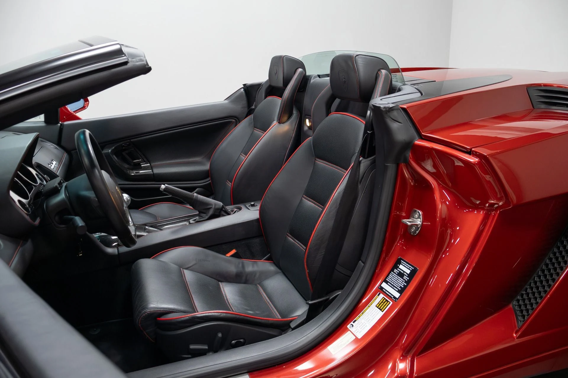 mph006_2776039689_Used_2006_Lamborghini_Gallardo_Base_1761580616_8e3339bf85