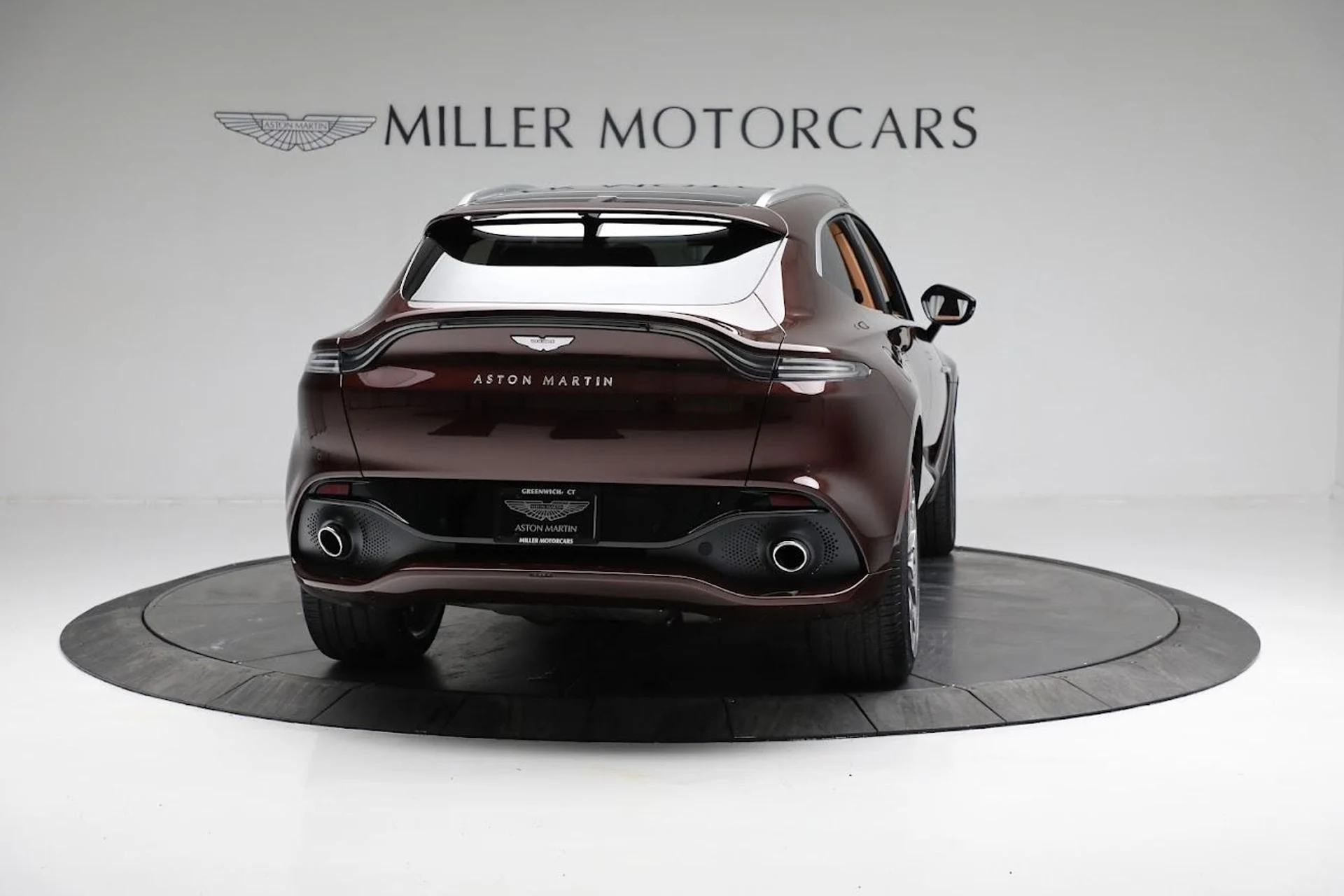 mph006_2779763661_Used_2022_Aston_Martin_DBX_04f17431e3
