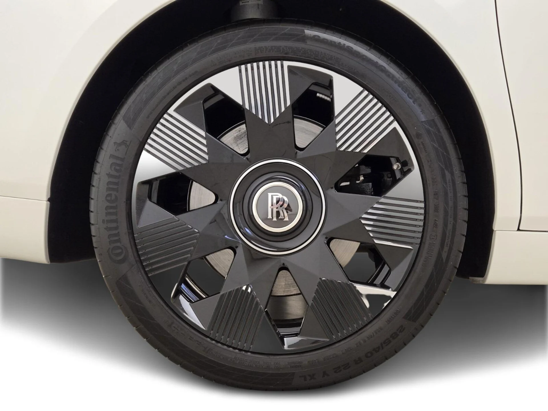 mph006_2786061156_Used_2023_Rolls_Royce_Phantom_1755413473_84602b81b4