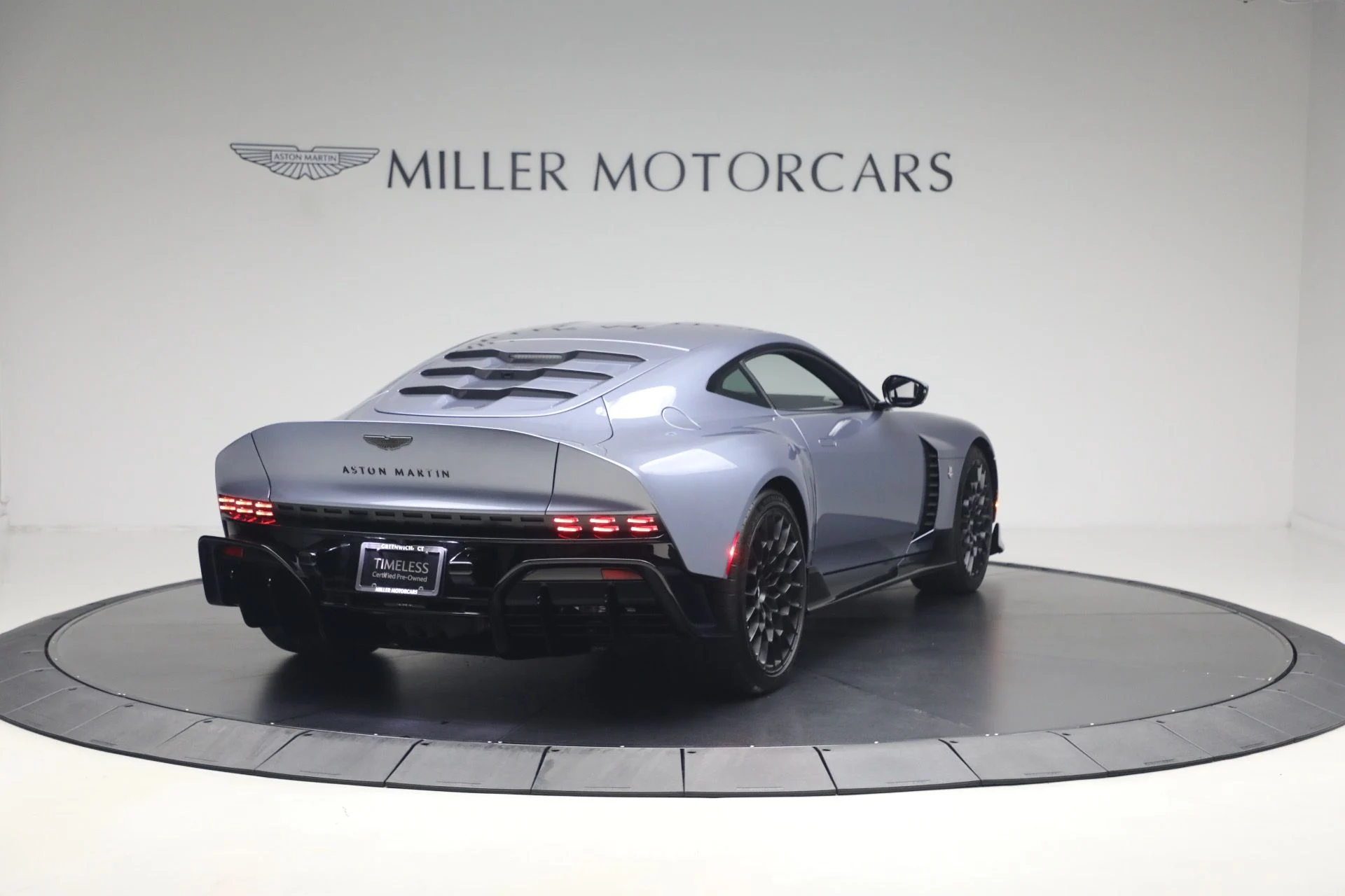 mph006_2790538716_Used_2024_Aston_Martin_Valour_1785599767_966226e401