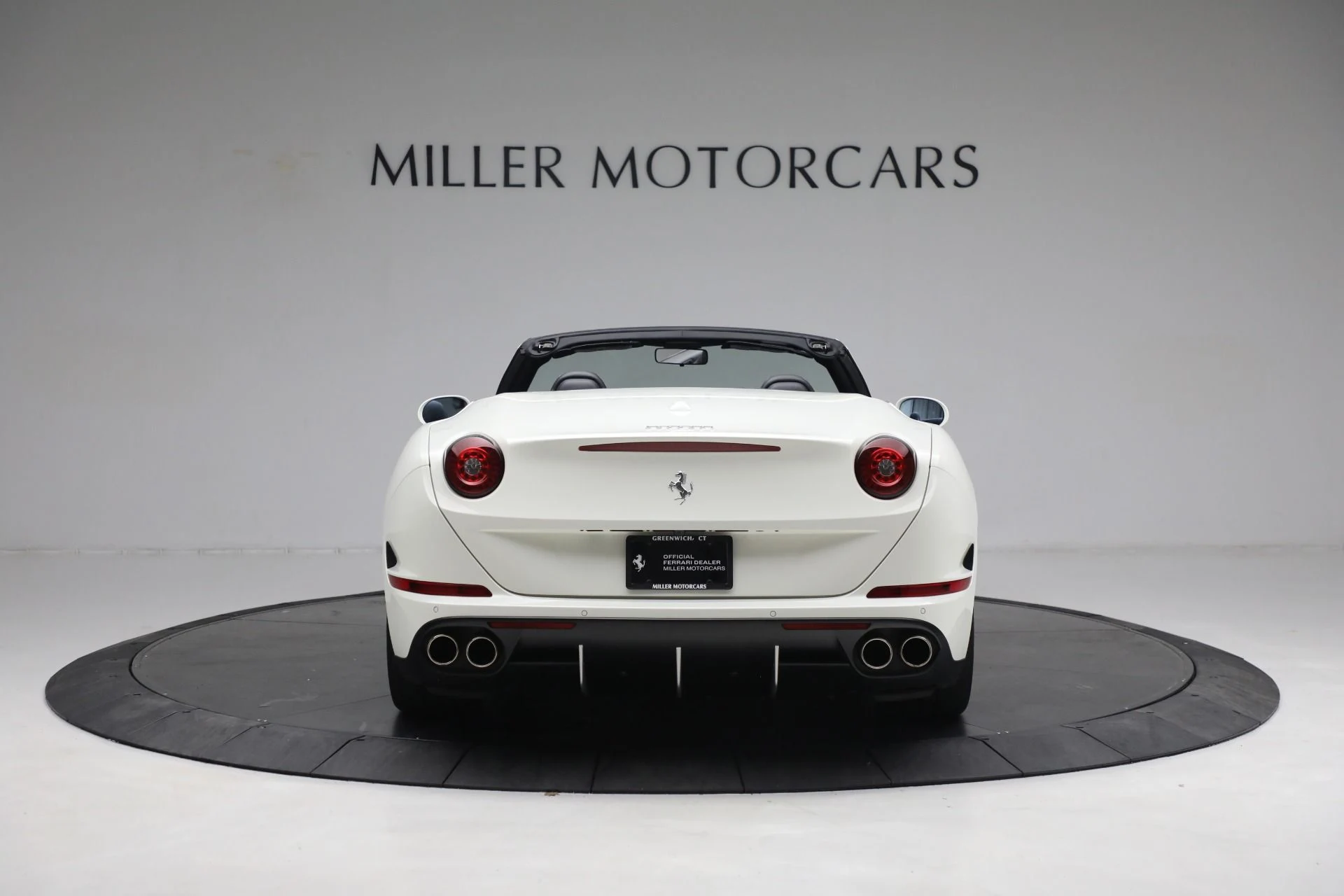 mph006_2793287738_Used_2017_Ferrari_California_T_0702750bf3
