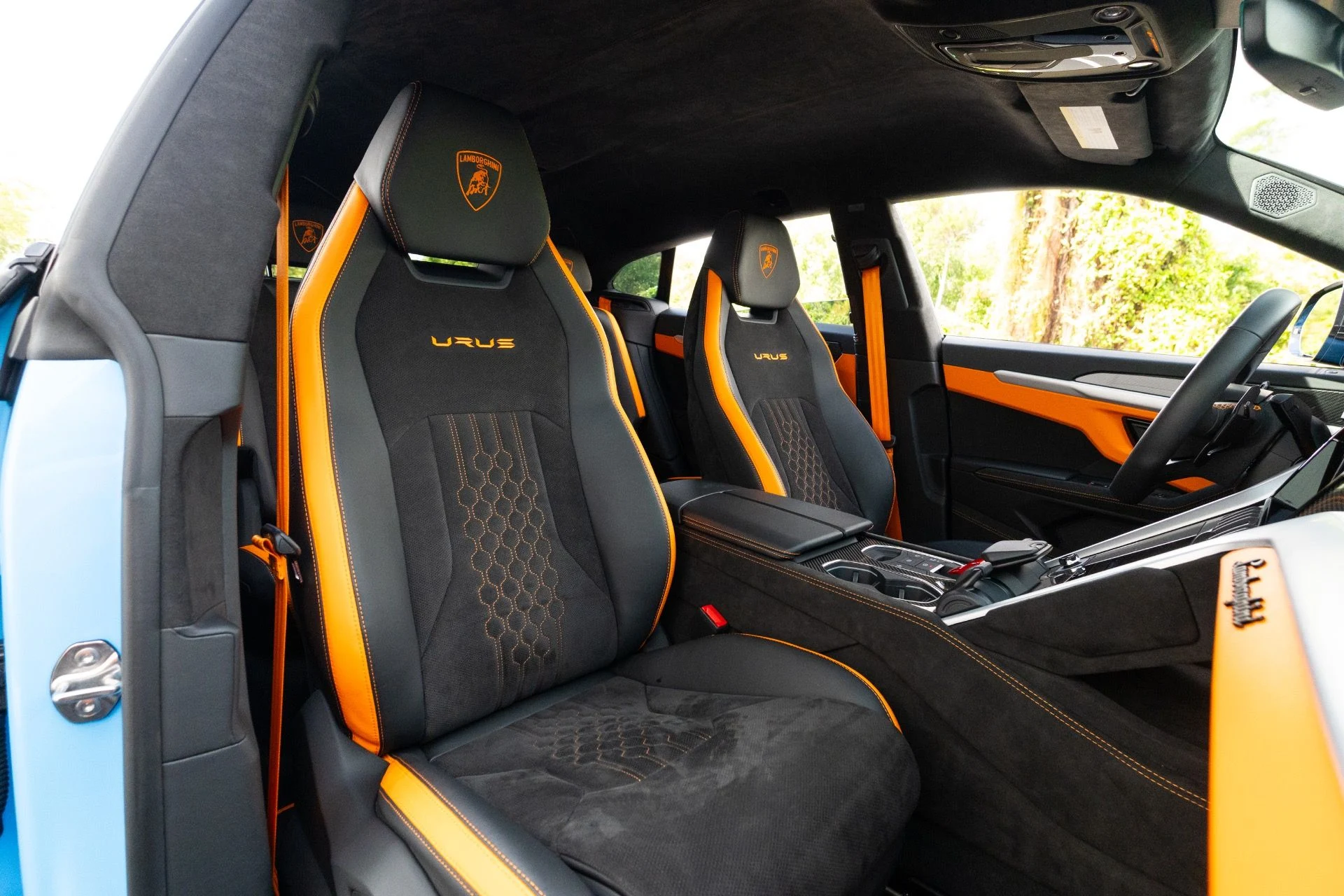 mph006_2796525311_Used_2024_Lamborghini_Urus_S_1773951175_68eb4495b2