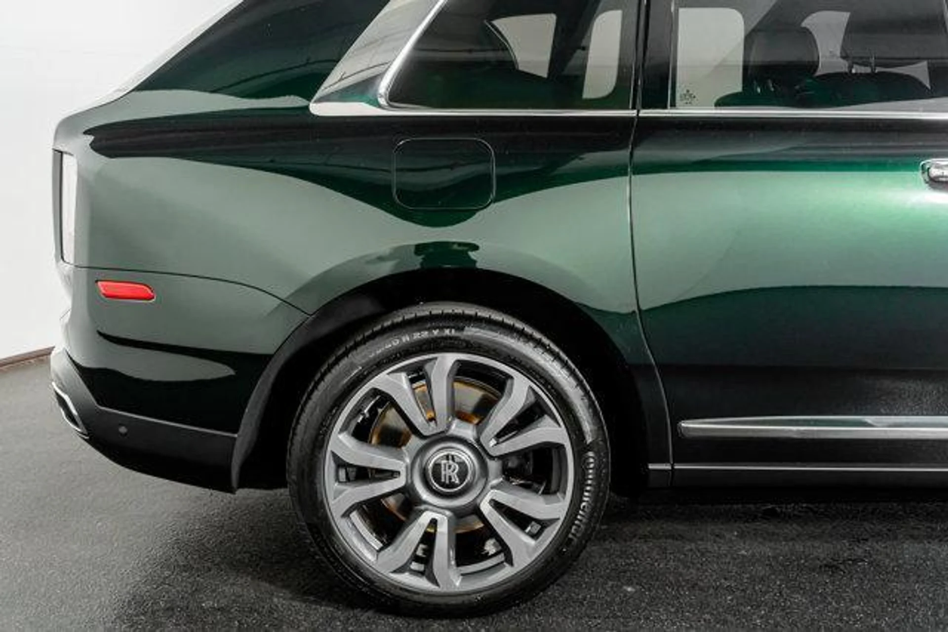 mph006_2796825196_Hi_Sr2_MF_Cukuv_Xb_Zrd_Vm_Si_E5_J06_M_17ded85061