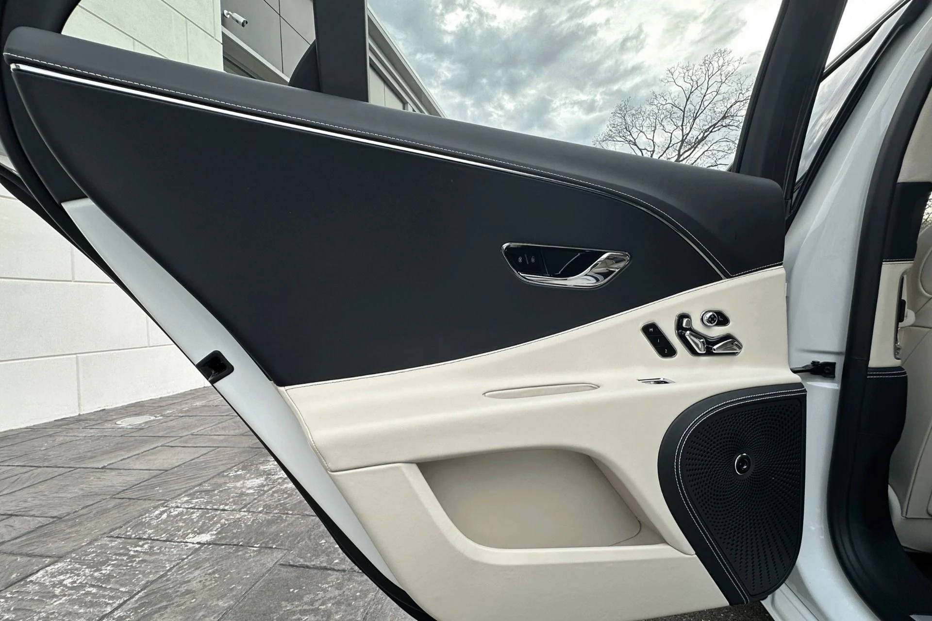 mph006_2800597887_New_2026_Bentley_Flying_Spur_1763621558_af9512db07