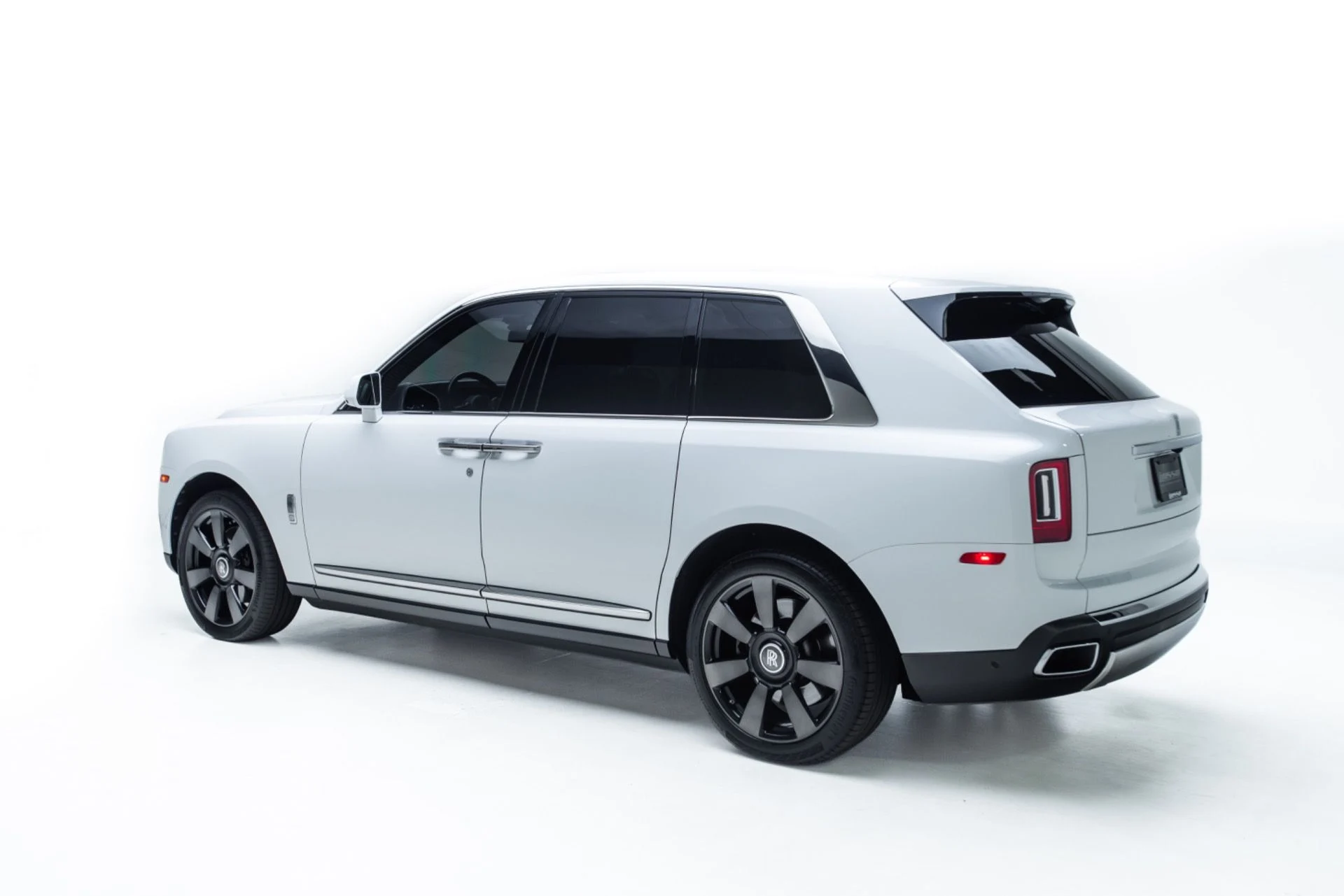 mph006_2801757260_Used_2019_Rolls_Royce_Cullinan_1786991337_3da49c7589