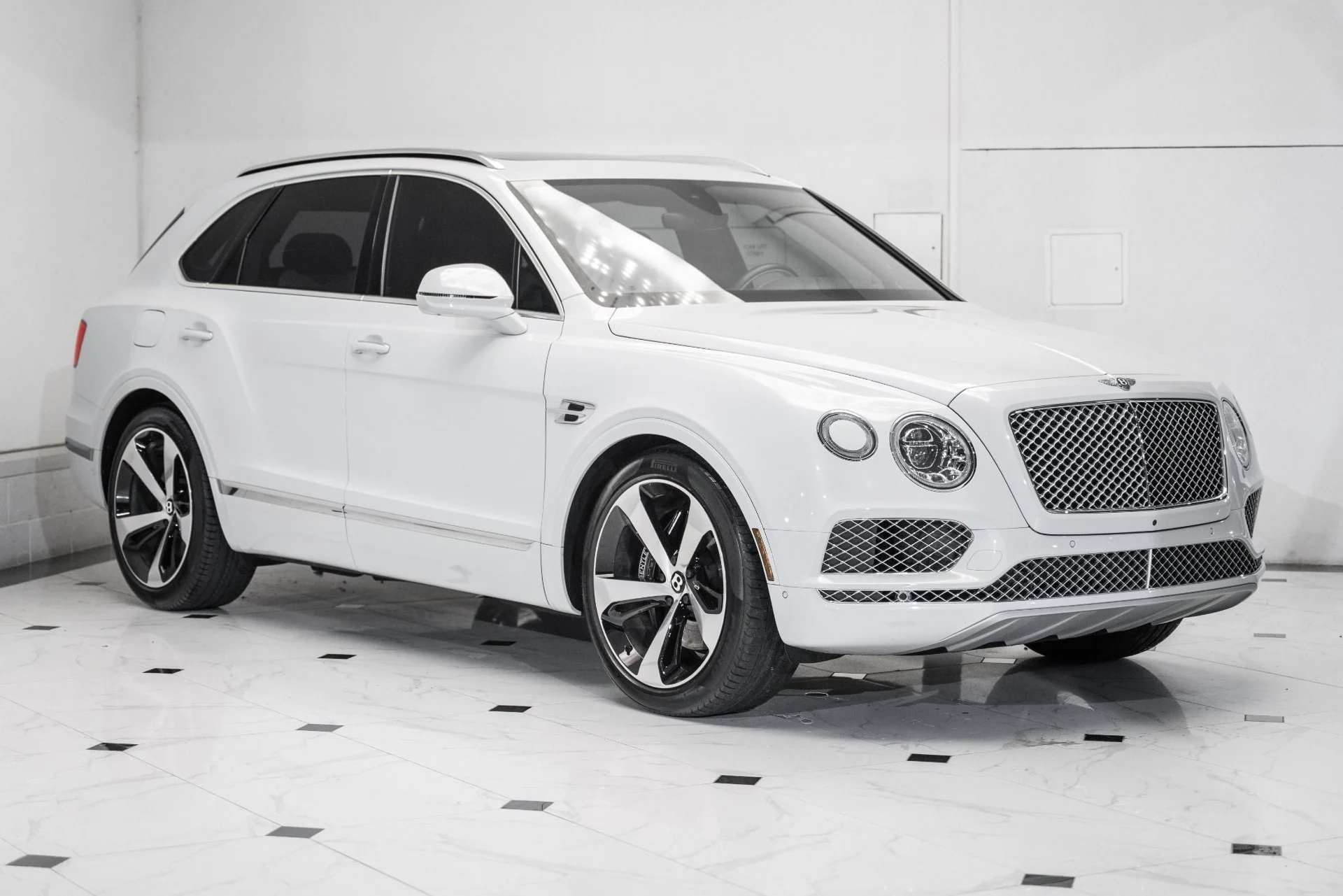 mph006_2802791779_Used_2019_Bentley_Bentayga_V8_1759420865_143ca0e265