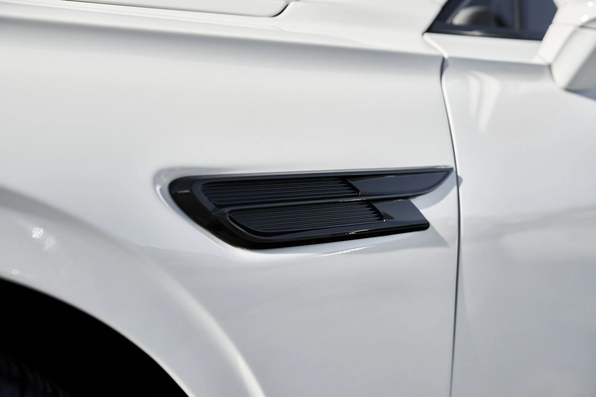 mph006_2805545366_Used_2024_Bentley_Flying_Spur_S_1761779873_7e7d5f0ddb