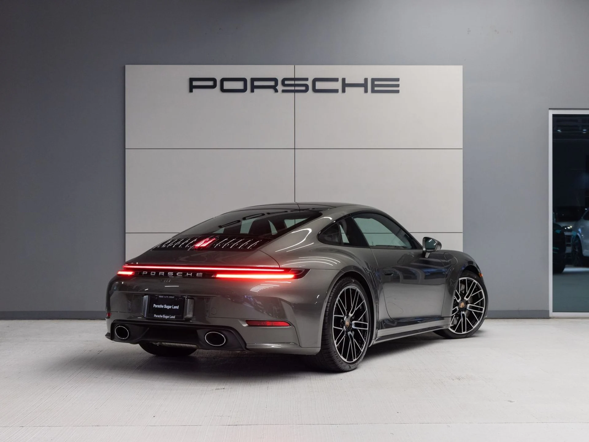 mph006_2806570793_7_b49445f76b