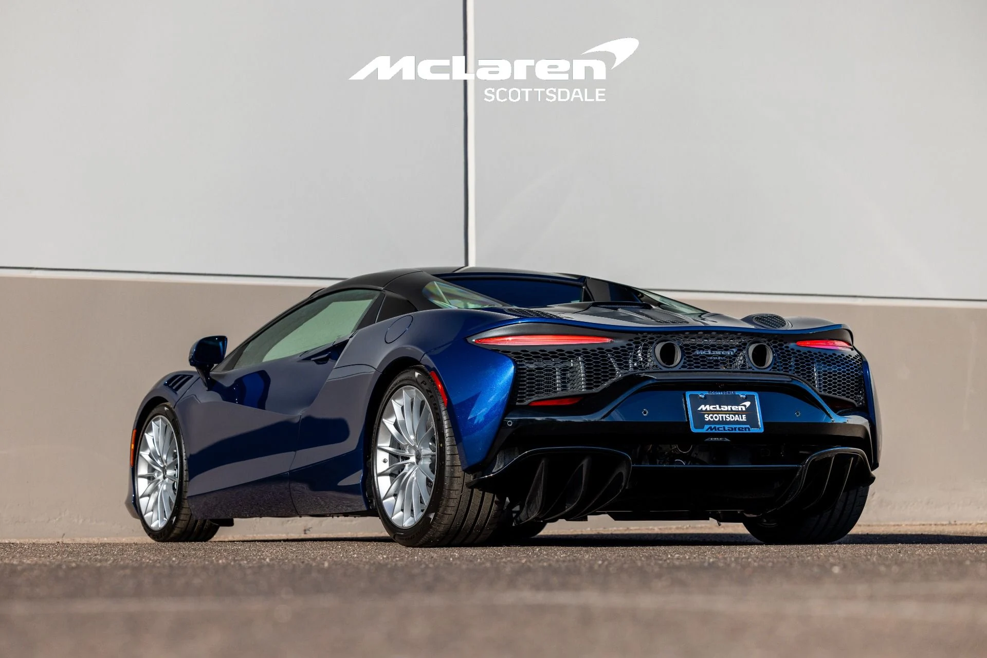 mph006_2807143566_Used_2025_MCLAREN_ARTURA_SPIDER_1729282218_52bd3ec4b4