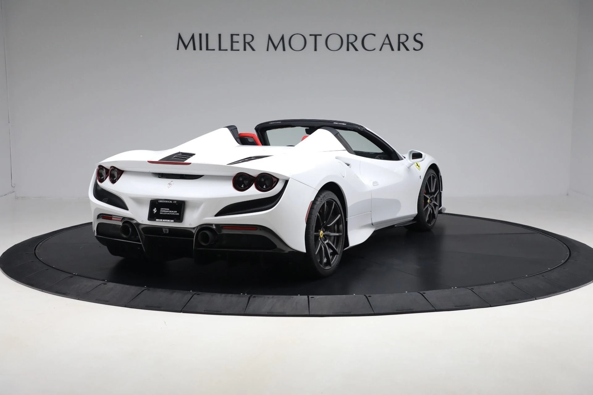 mph006_2816298666_Used_2023_Ferrari_F8_Spider_a1c6bbdac0