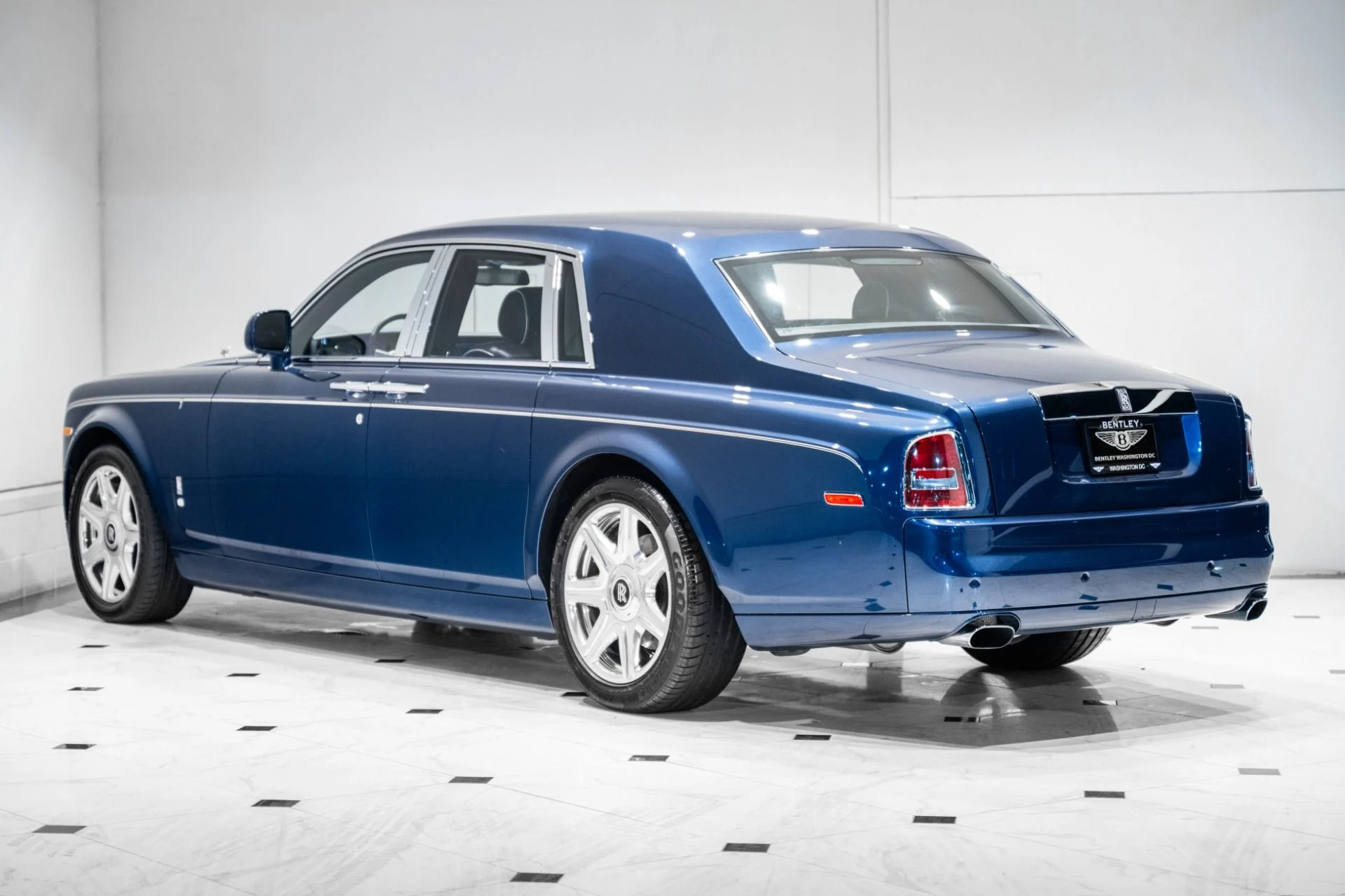 mph006_2828161203_Used_2011_Rolls_Royce_Phantom_1782236449_ada81f868c