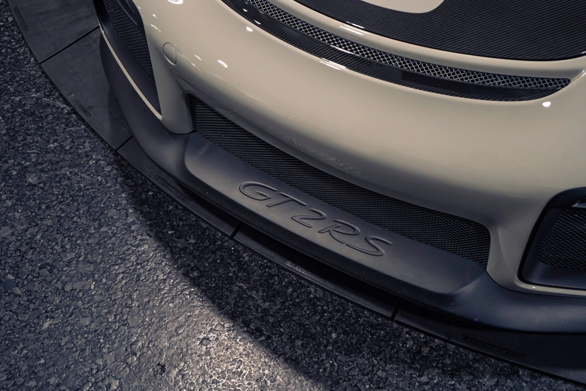 mph006_2841424166_Used_2018_Porsche_911_GT_2_RS_1774897030_fcdc77b18e