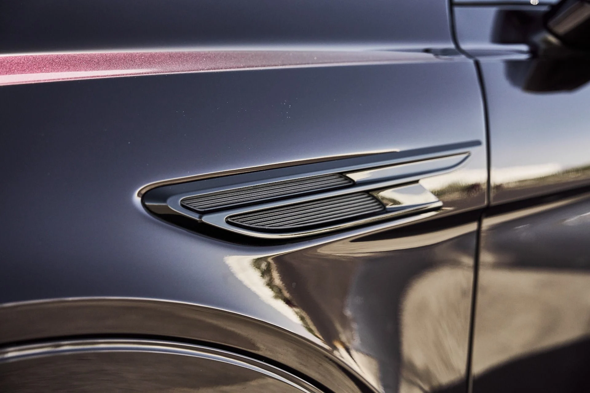 mph006_2852762636_Used_2022_Bentley_Bentayga_S_1781229398_dd2ba53961