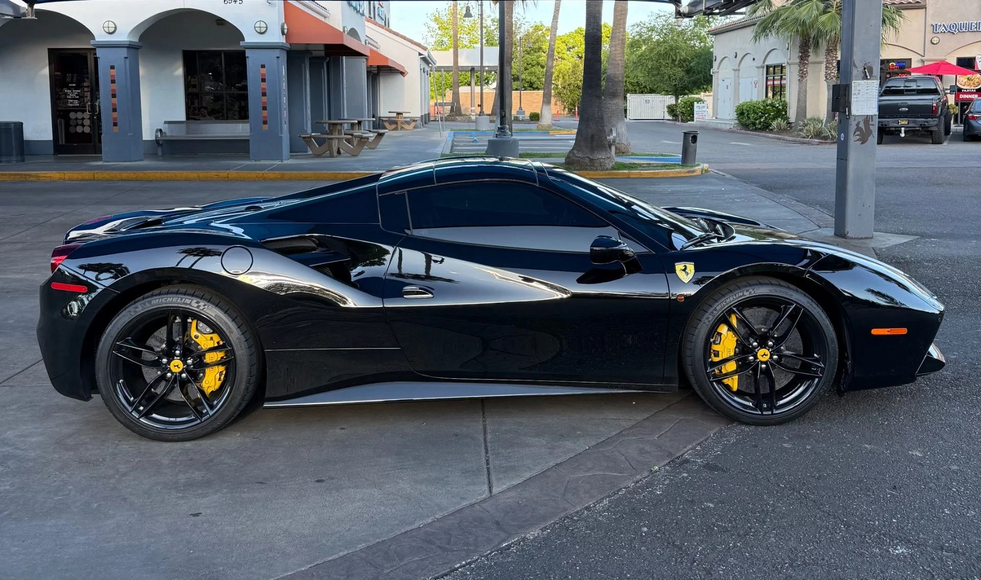 mph006_2853263910_Used_2018_Ferrari_488_Spider_1776269561_c9b1923008