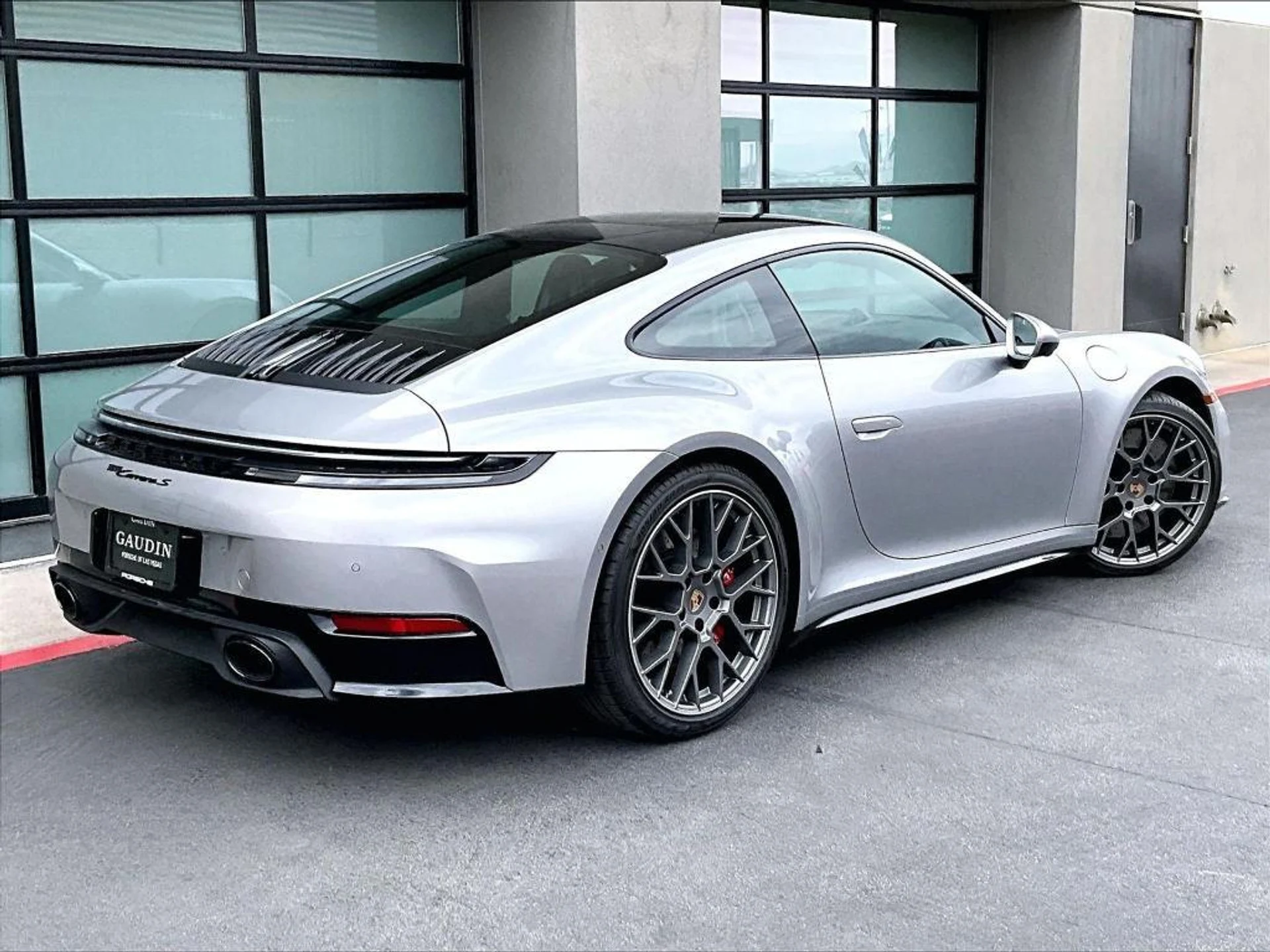 mph006_2856927829_W_eaf3q8_D_Ei_TAGW_Wpi_Gy_Opf_TYY_c3888ad0e9