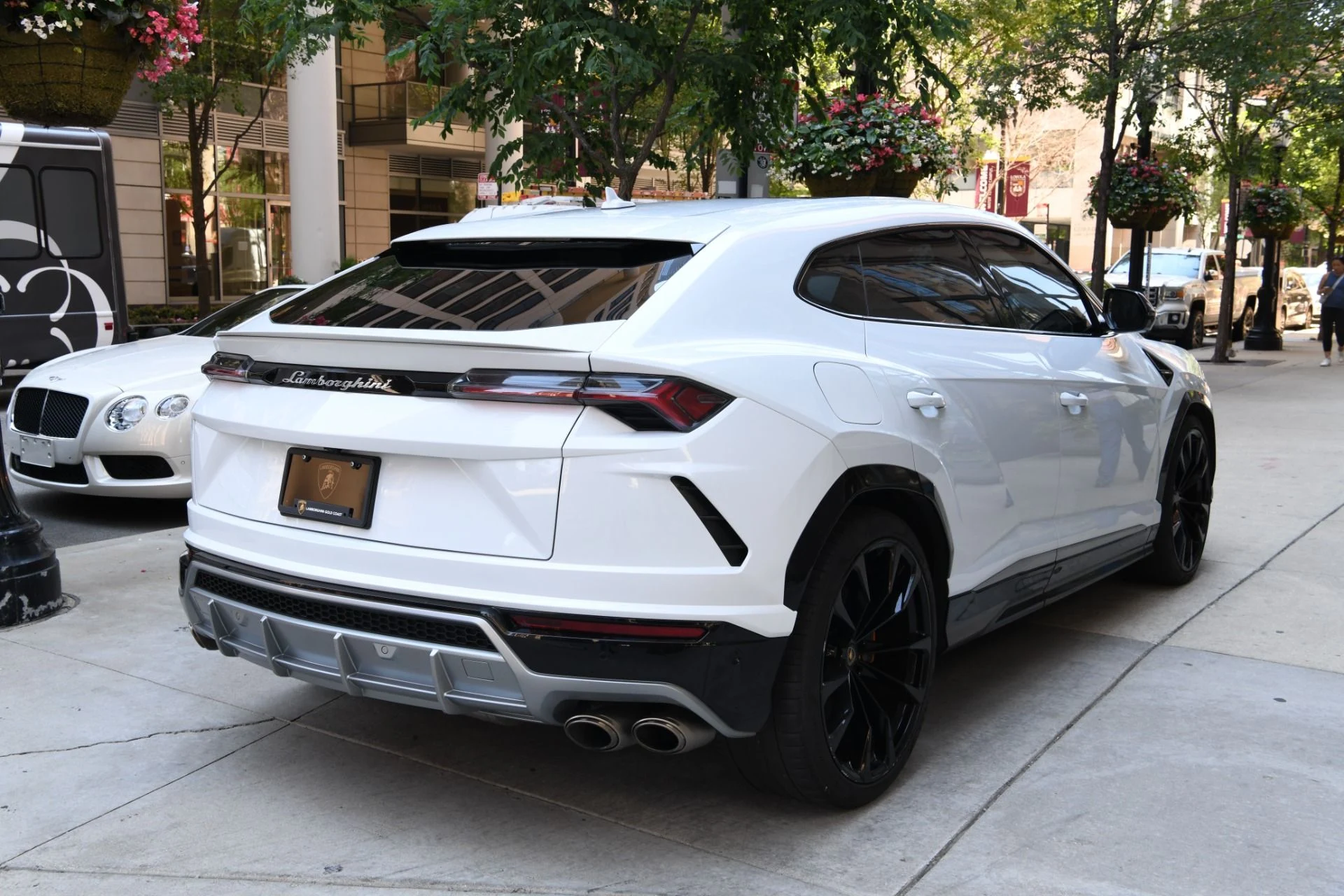 mph006_2861070940_Used_2021_Lamborghini_Urus_1752869036_6a38bb5c1b