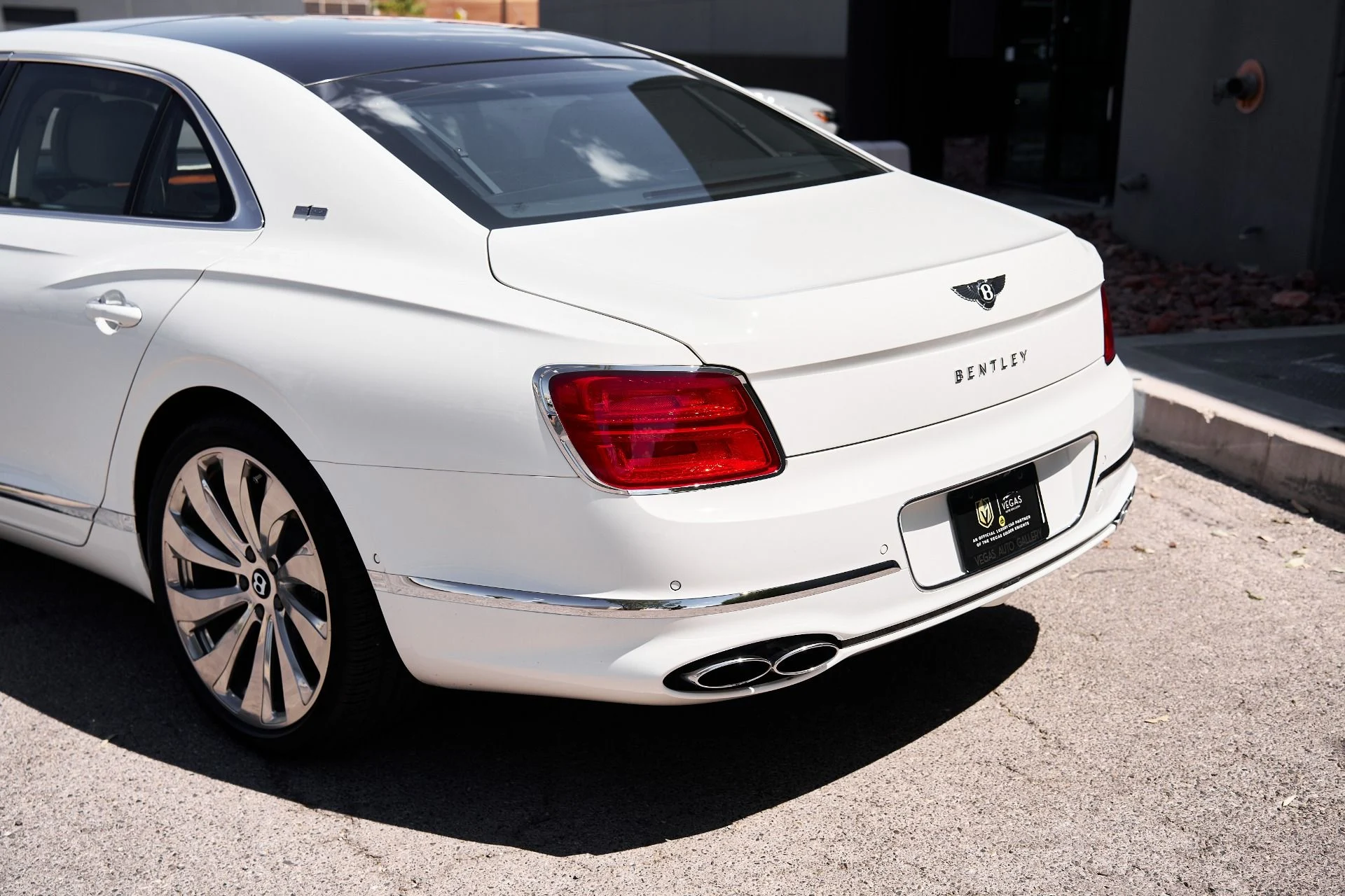 mph006_2863264418_Used_2021_Bentley_Flying_Spur_V8_1755391879_8afd1ba324
