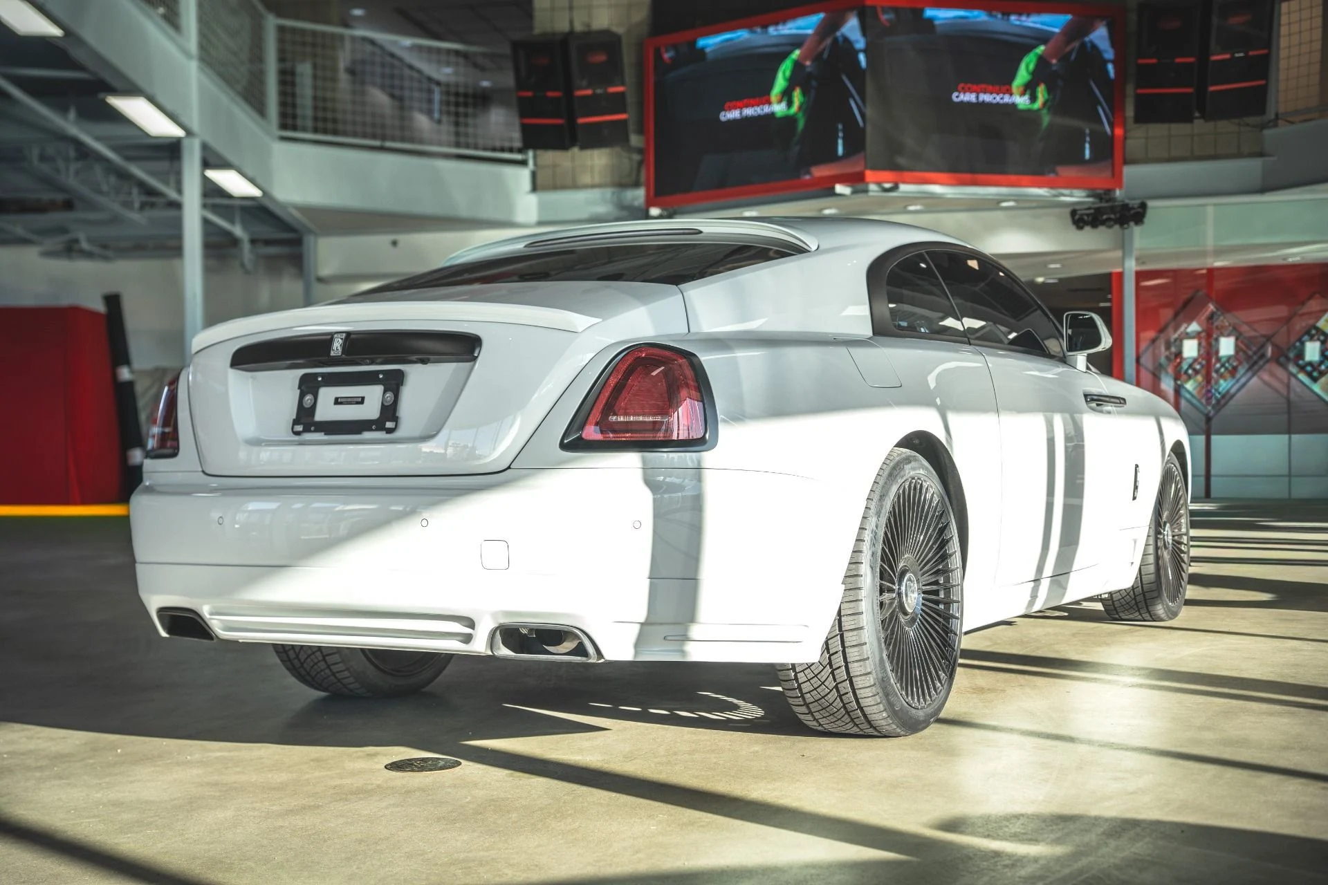 mph006_2872262349_Used_2016_Rolls_Royce_Wraith_1769478496_447b758230