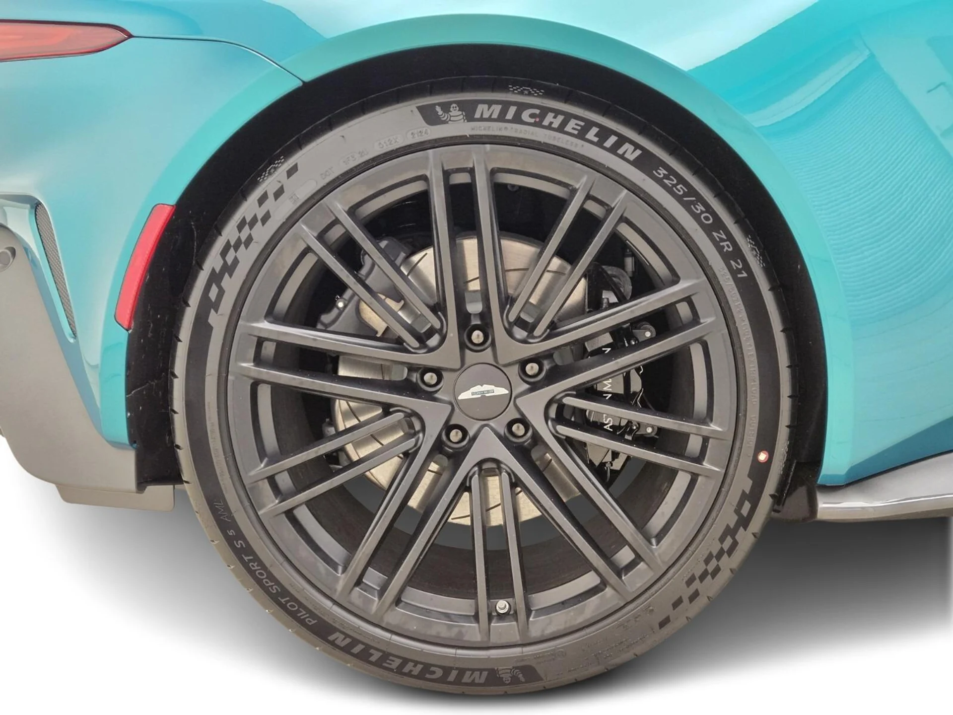 mph006_2882493931_New_2025_Aston_Martin_Vantage_1753161753_42227fdd76