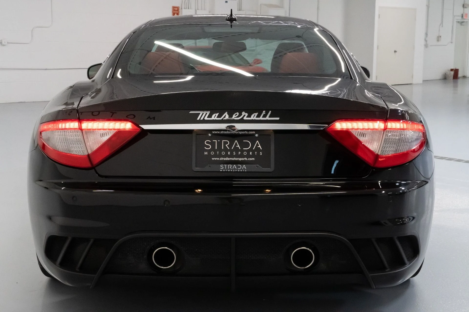 mph006_2882498282_Used_2012_Maserati_Gran_Turismo_MC_1692739987_abdd03ec2c