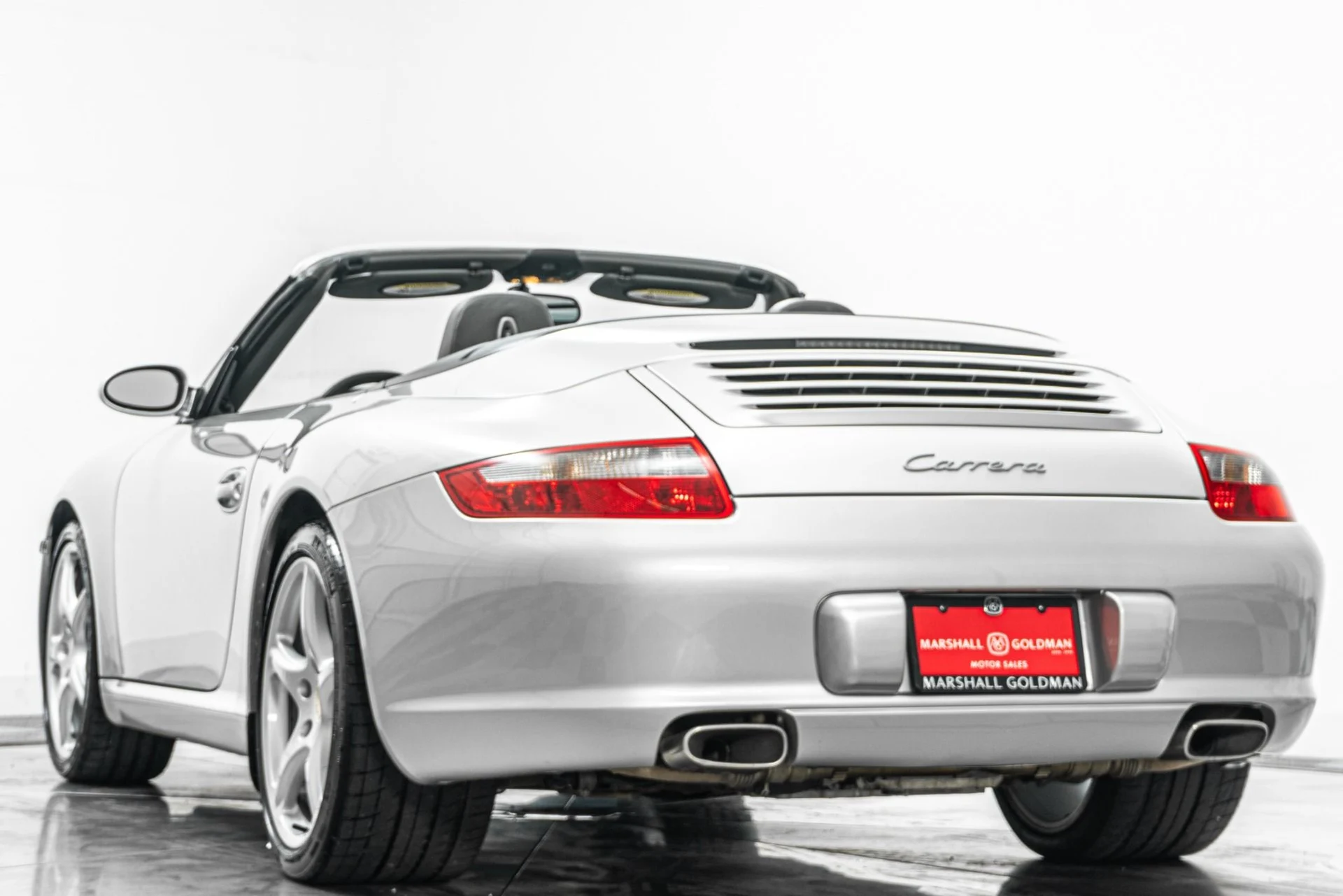 mph006_2883169710_Used_2005_Porsche_911_Carrera_1782410367_3e39e47567