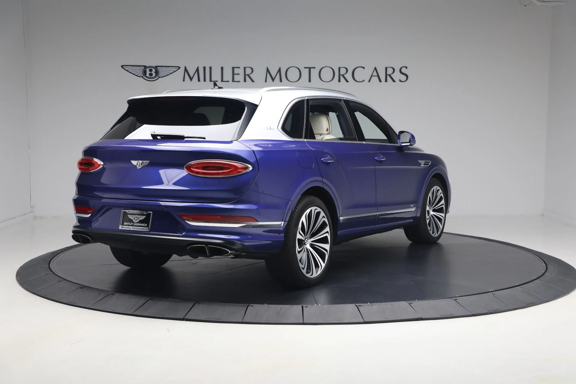 mph006_2891039556_Used_2022_Bentley_Bentayga_V8_1780928720_2353e620ac