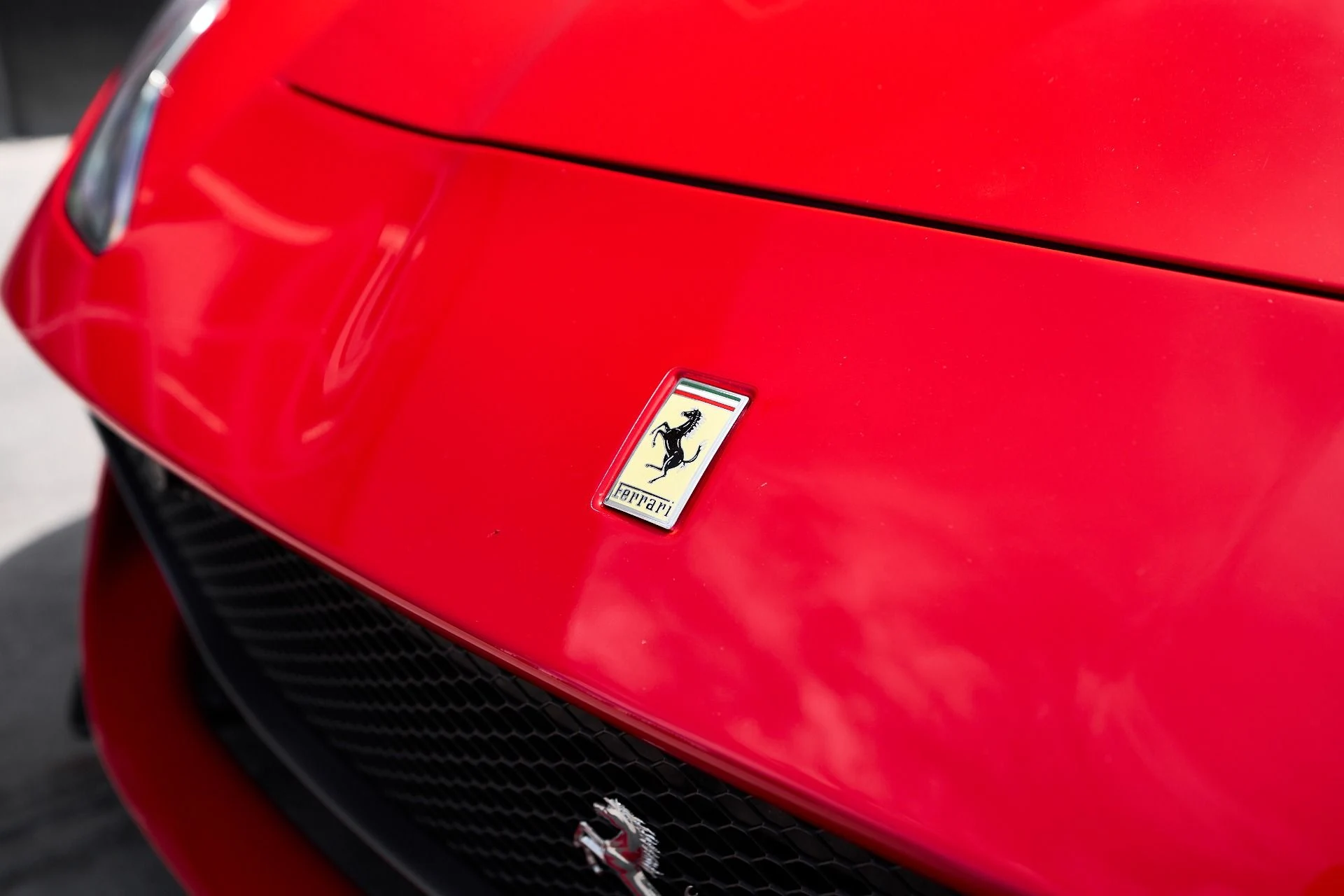 mph006_2909935424_Used_2018_Ferrari_812_Superfast_Base_1749002871_d140fde6b2