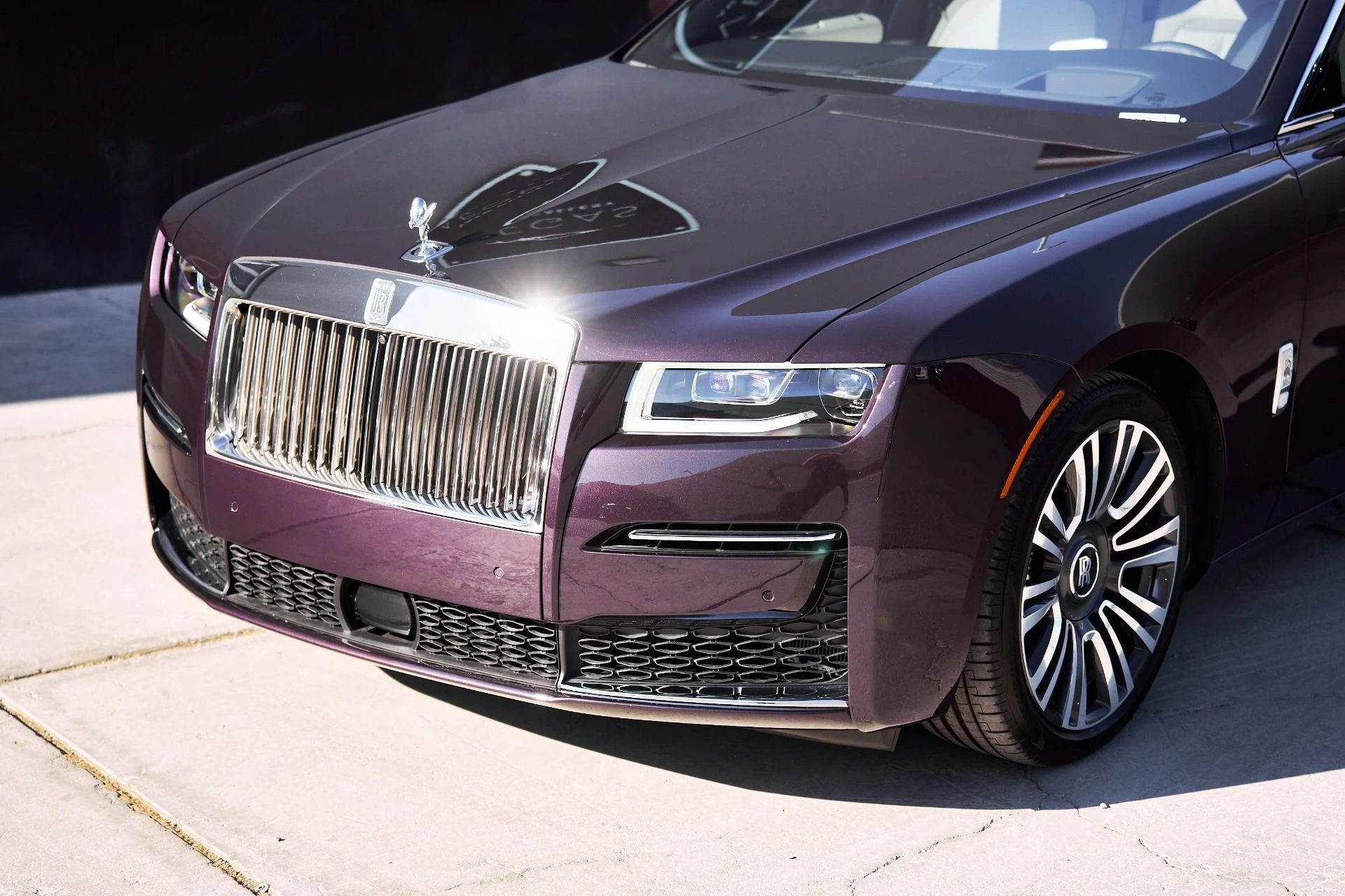 mph006_2918959593_Used_2024_Rolls_Royce_Ghost_Base_1752169894_7131d8f577