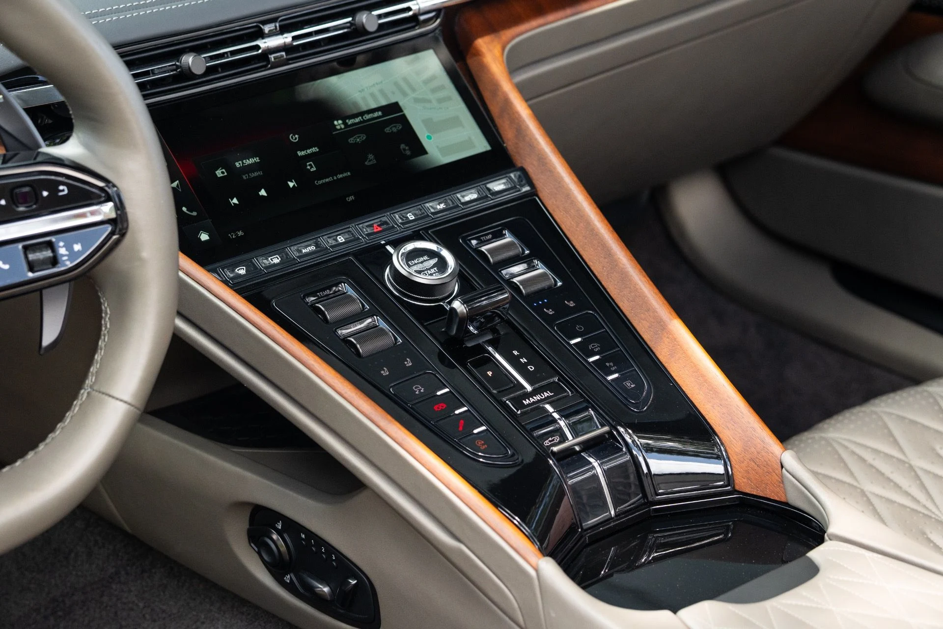 mph006_2923173001_Used_2024_Aston_Martin_DB_12_Volante_1777693541_90861f5c12