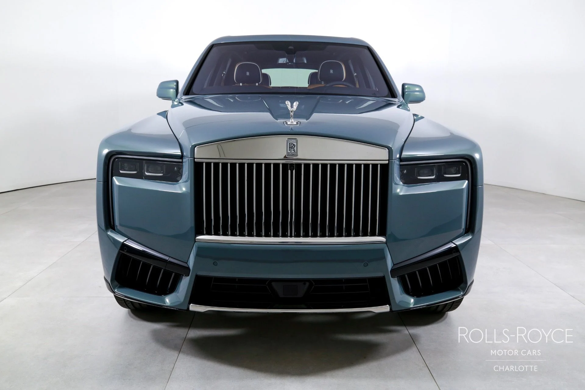 mph006_2926598822_Used_2025_Rolls_Royce_Cullinan_1759510595_8c84971348