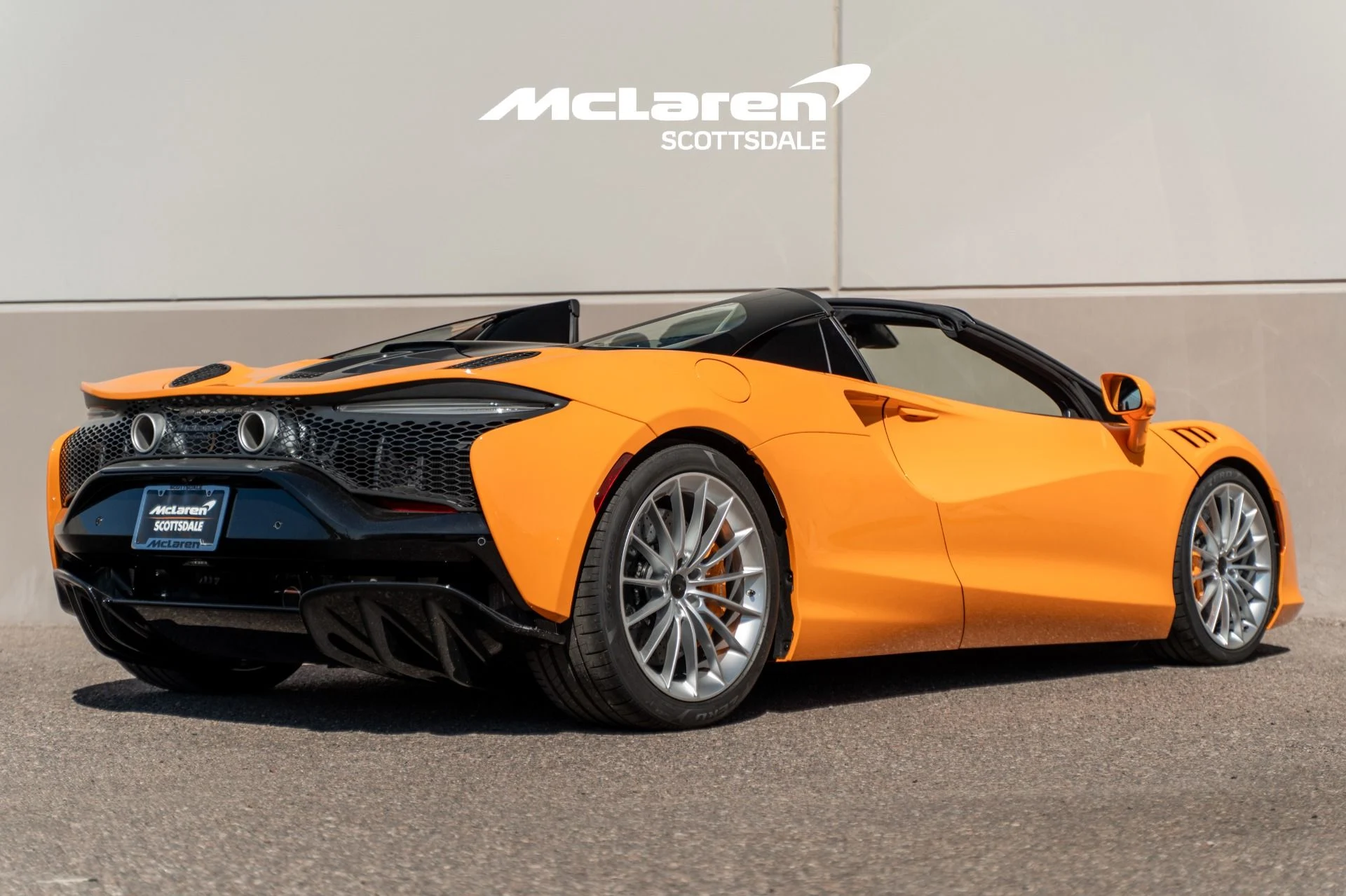 mph006_2928986051_Used_2026_MCLAREN_ARTURA_1760765470_9ea6419f56