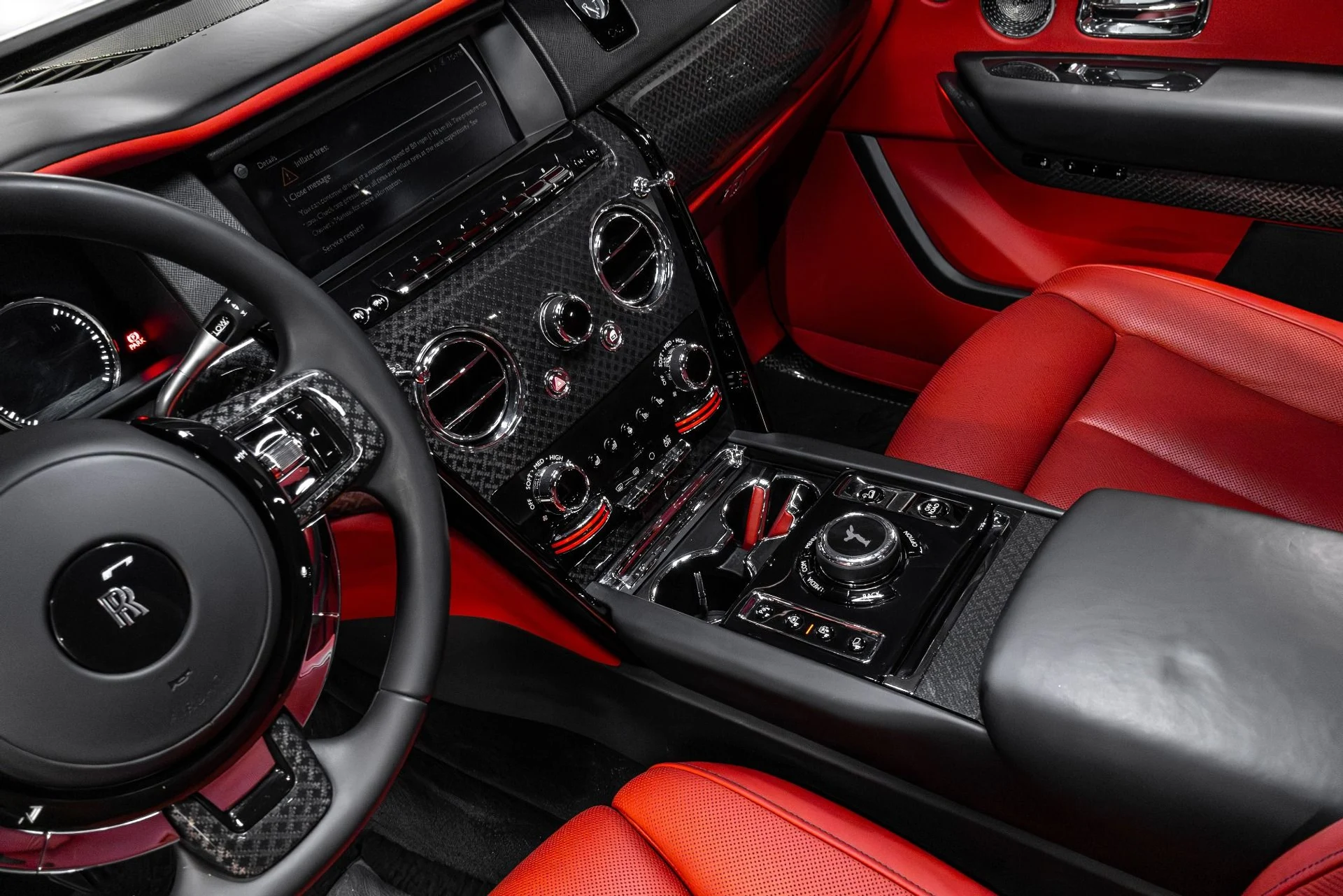 mph006_2929007939_Used_2021_Rolls_Royce_Cullinan_Base_1770246819_392a4810e0