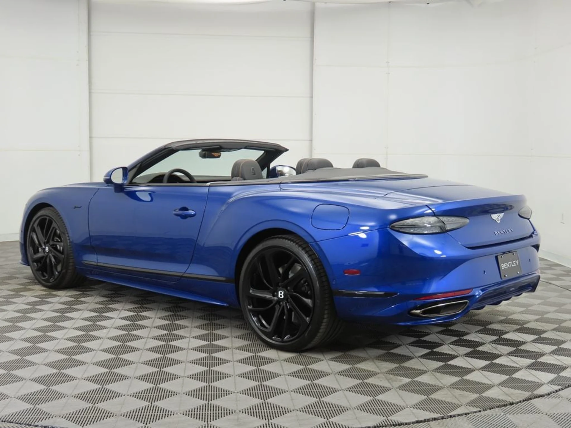 mph006_2932362276_new_2025_bentley_continental_gtspeedconvertible_8119_22891450_7_1024_422e2e0b54