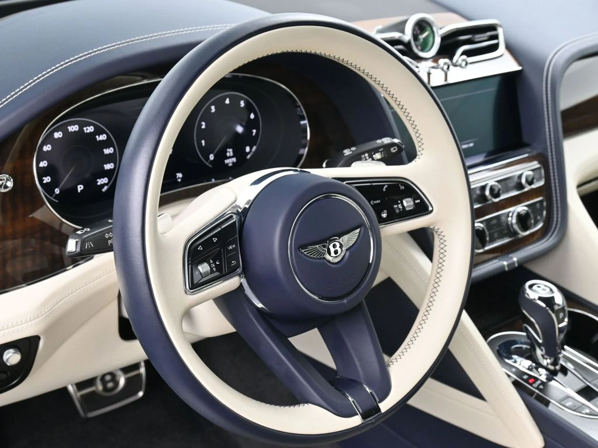 mph006_2933524636_192adf7ebab82d58acc5bec73e9755abx_695776324a