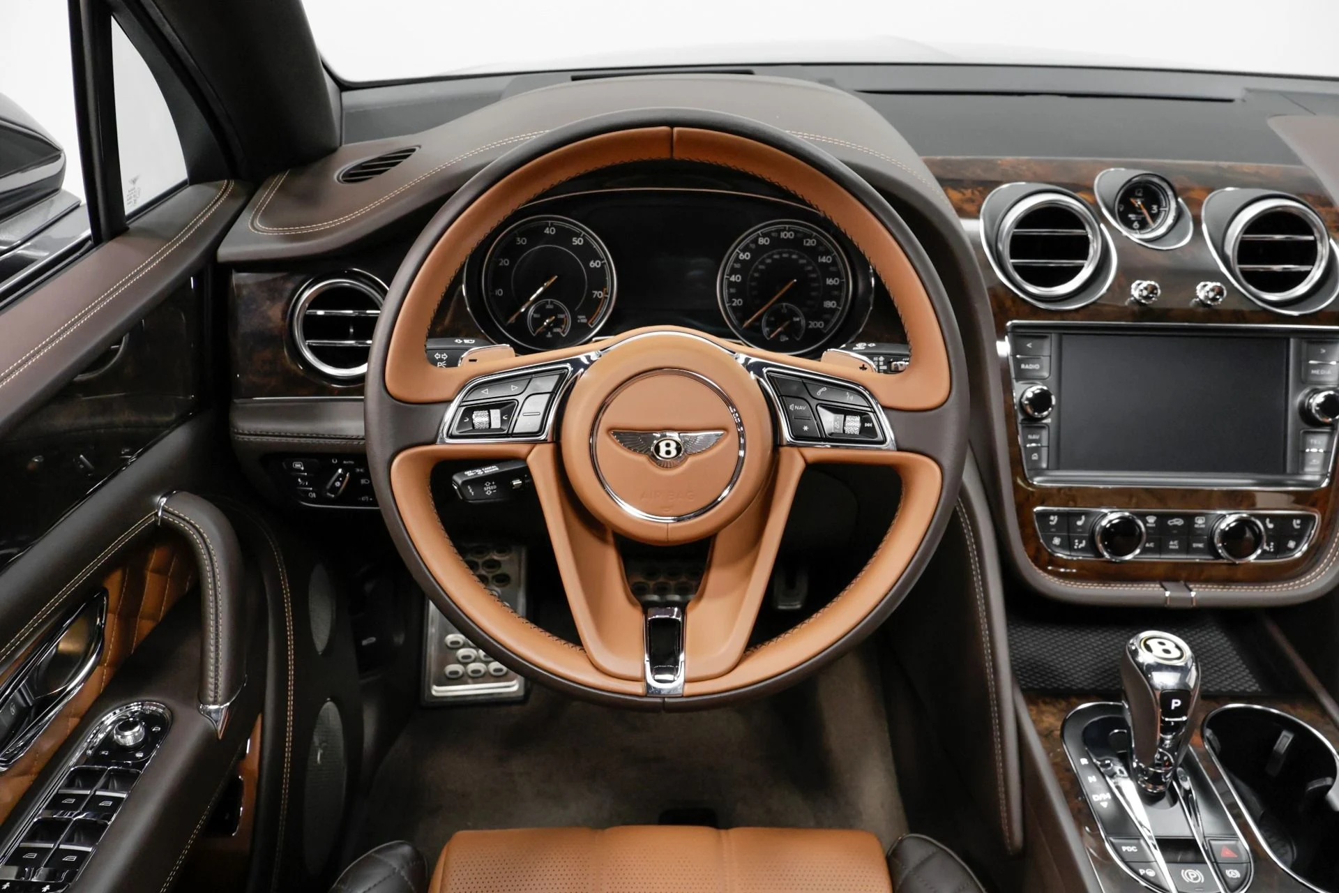 mph006_2935797025_Used_2020_Bentley_Bentayga_V8_1761664862_65d6d1955c