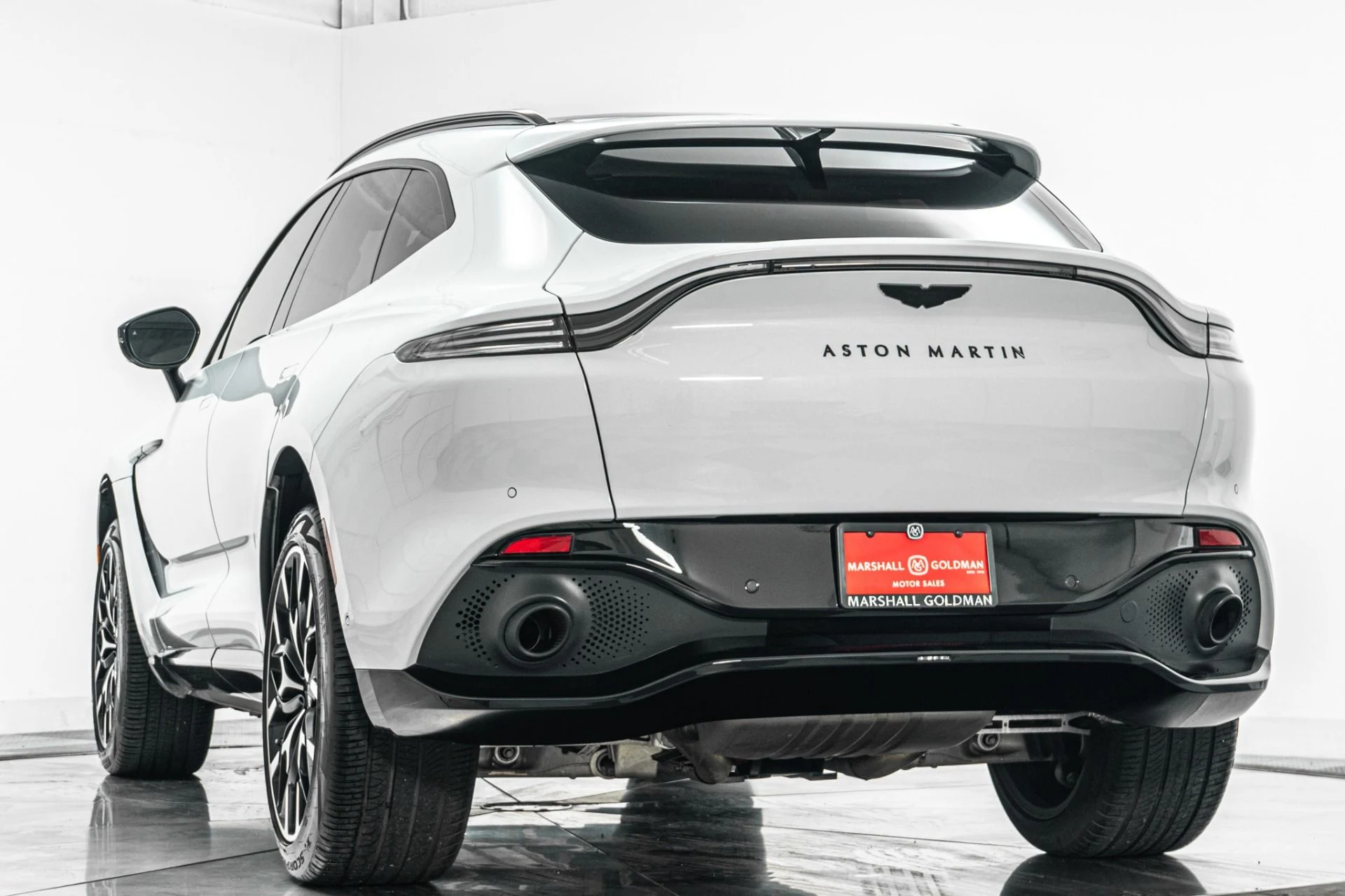 mph006_2941492818_Used_2021_Aston_Martin_DBX_AML_Color_Indulgence_Pack_DB_Elegance_Pack_1783626326_9935f81d10