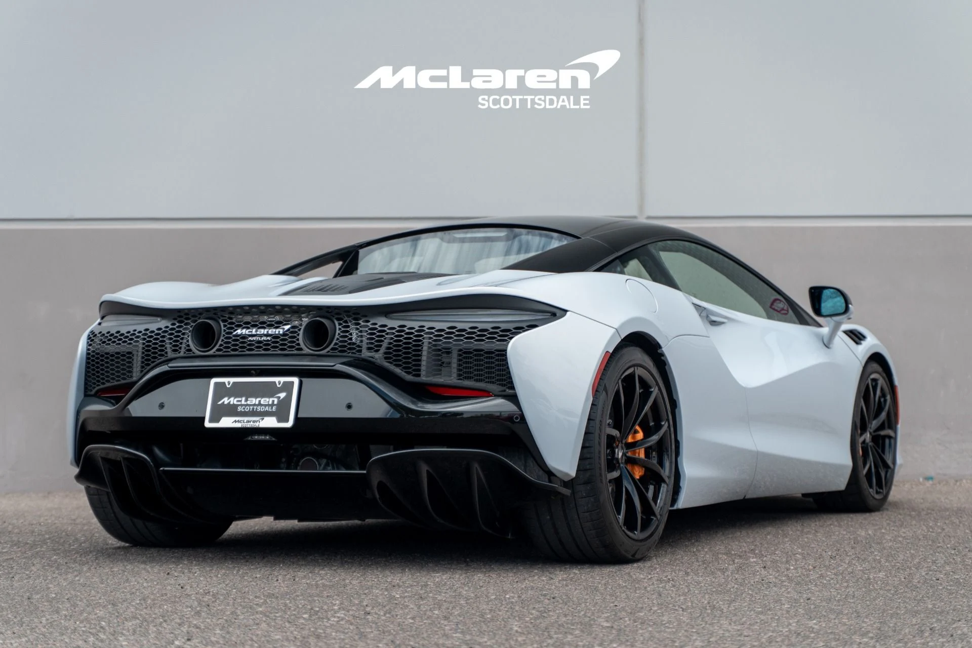 mph006_2943442403_Used_2023_MCLAREN_ARTURA_1778879802_739cb36c4e